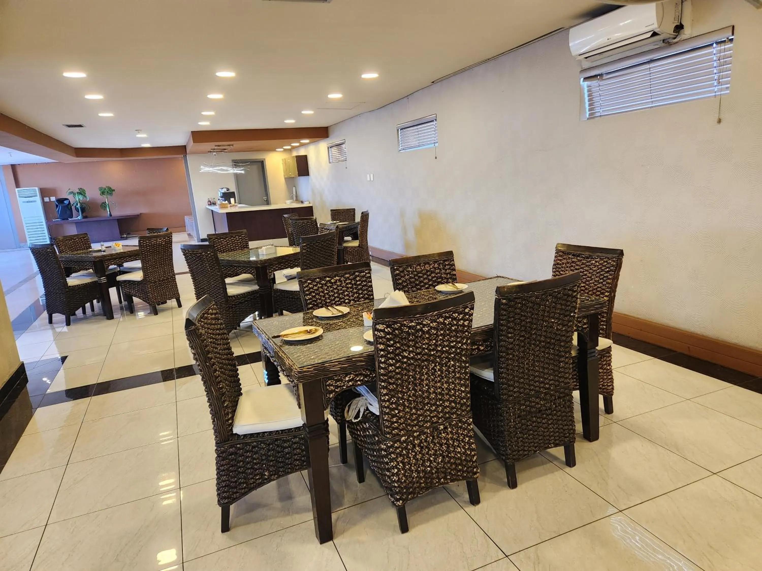 Palm Continental Hotel