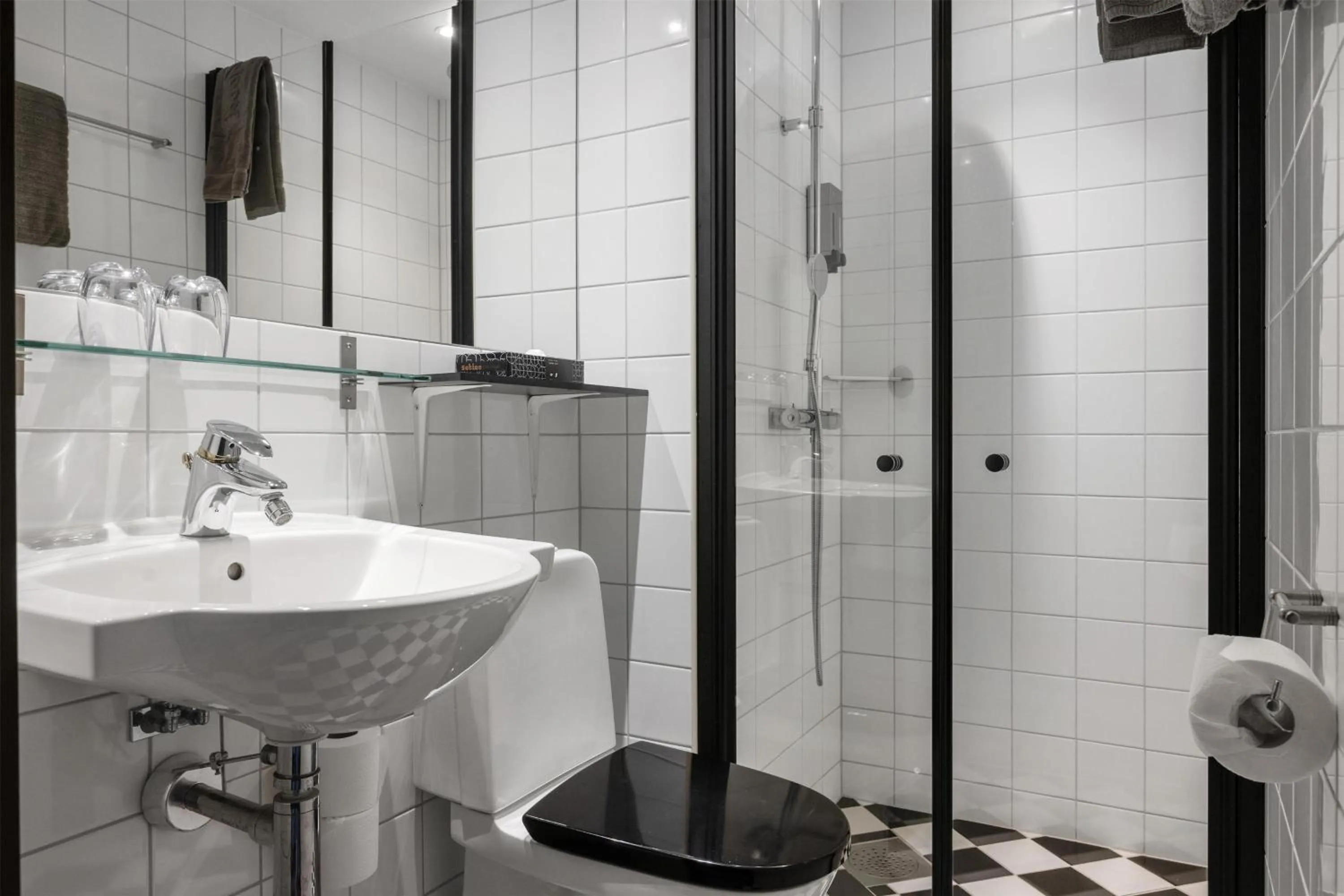 Bathroom in Grand Halmstad, WorldHotels Crafted