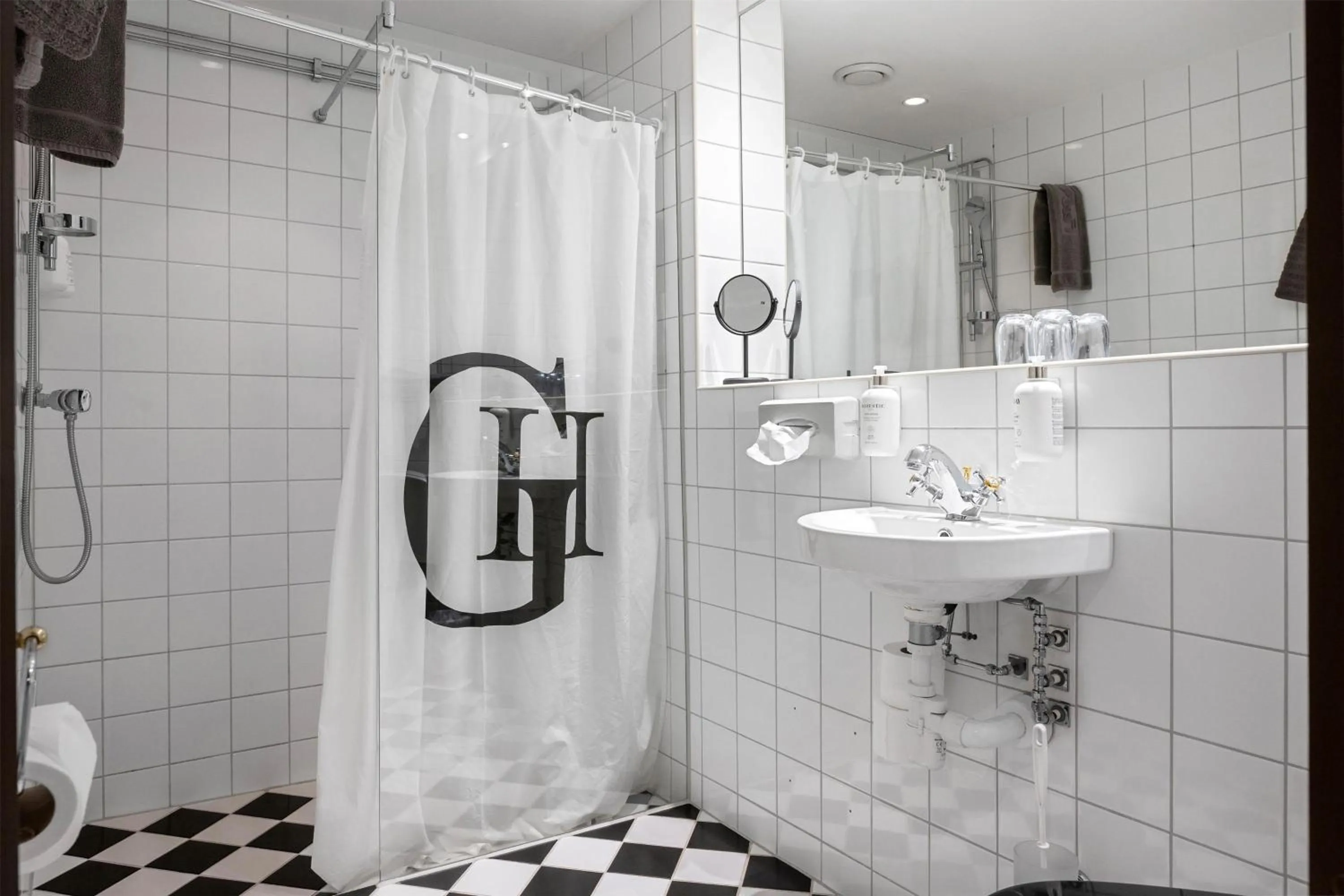 Bathroom in Grand Halmstad, WorldHotels Crafted