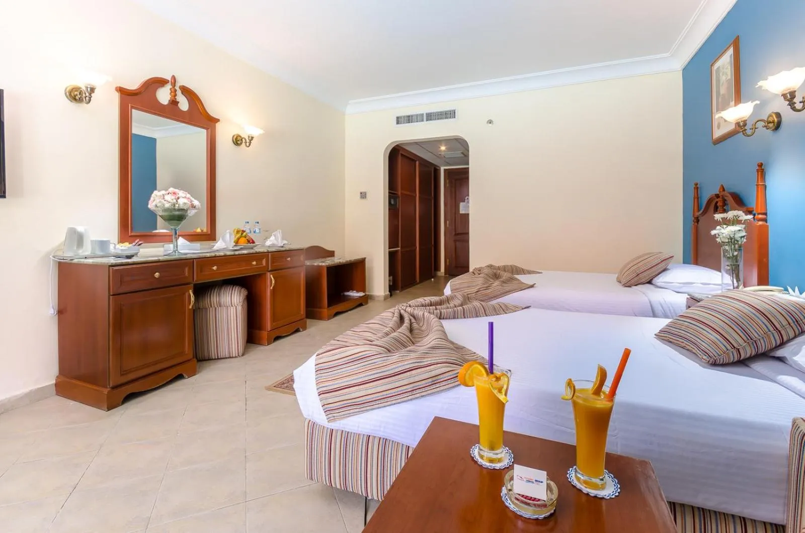 Bedroom, Bed in Titanic Beach - Families and Couples only