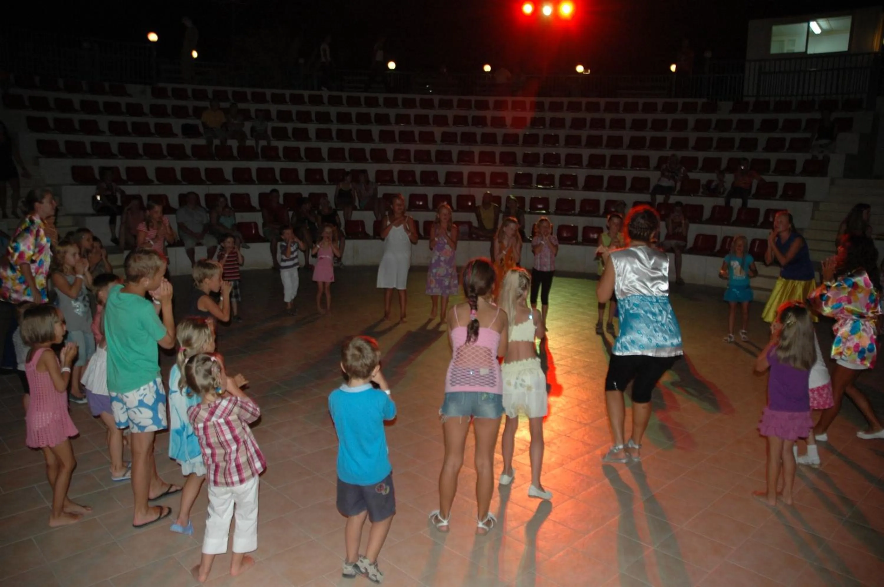 Evening entertainment in Titanic Beach - Families and Couples only