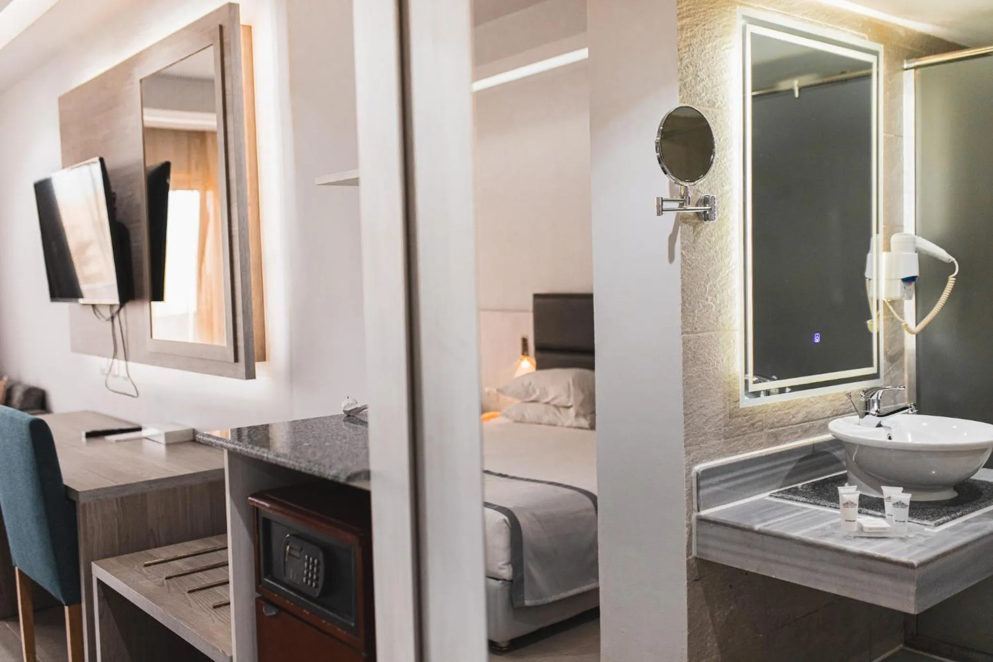 Bathroom in Titanic Beach - Families and Couples only