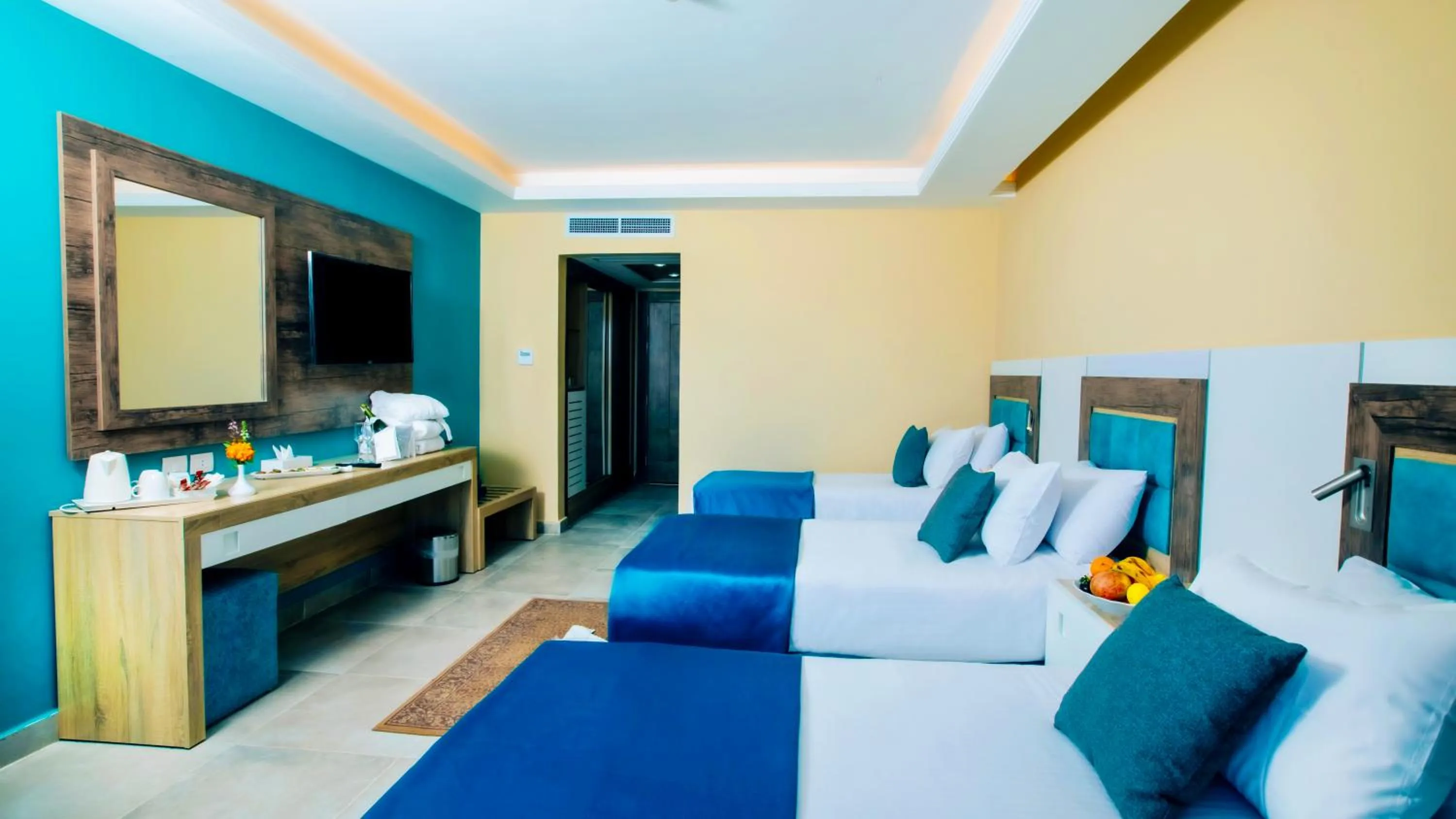 Property building, Bed in Titanic Beach - Families and Couples only