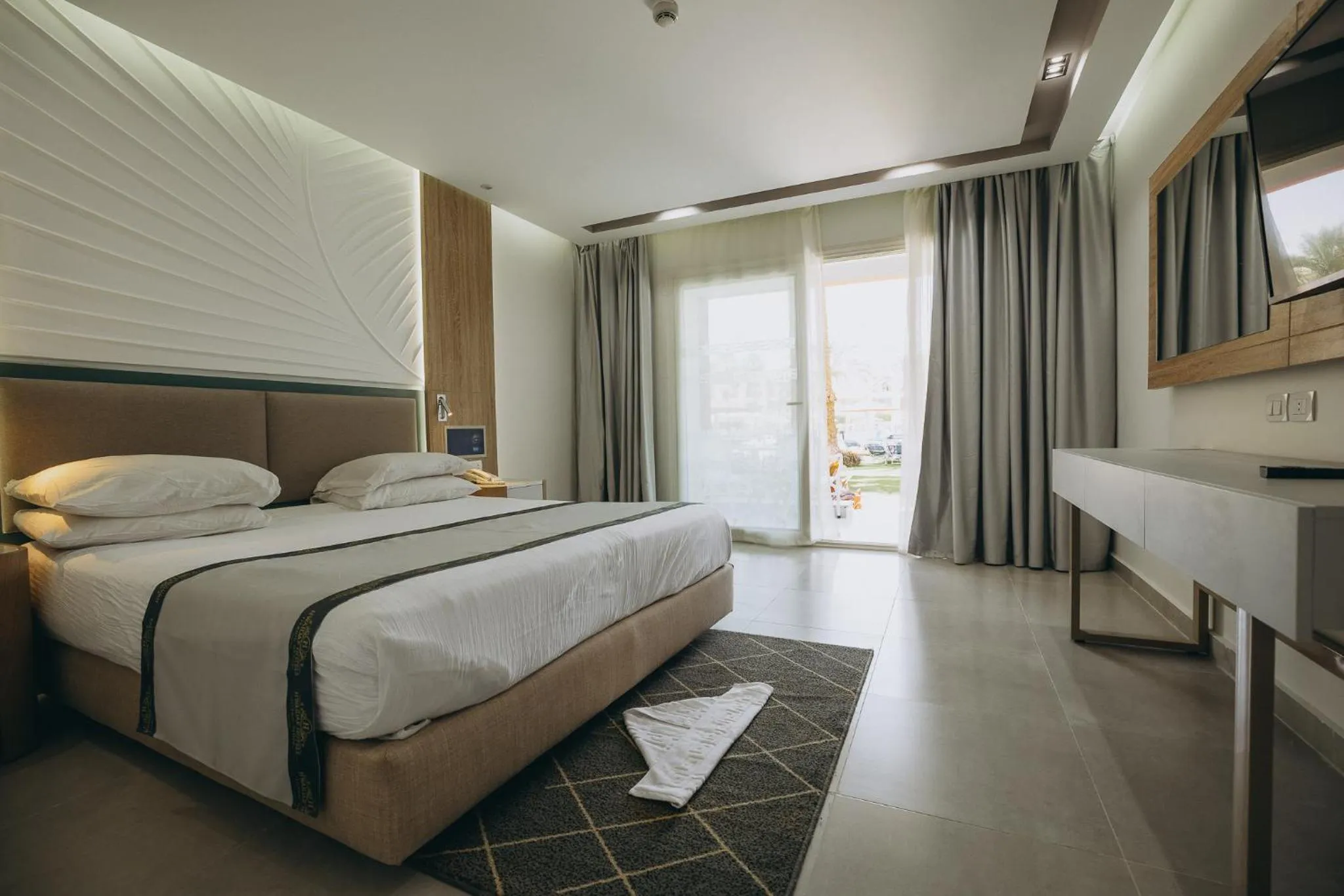 Property building, Bed in Titanic Beach - Families and Couples only