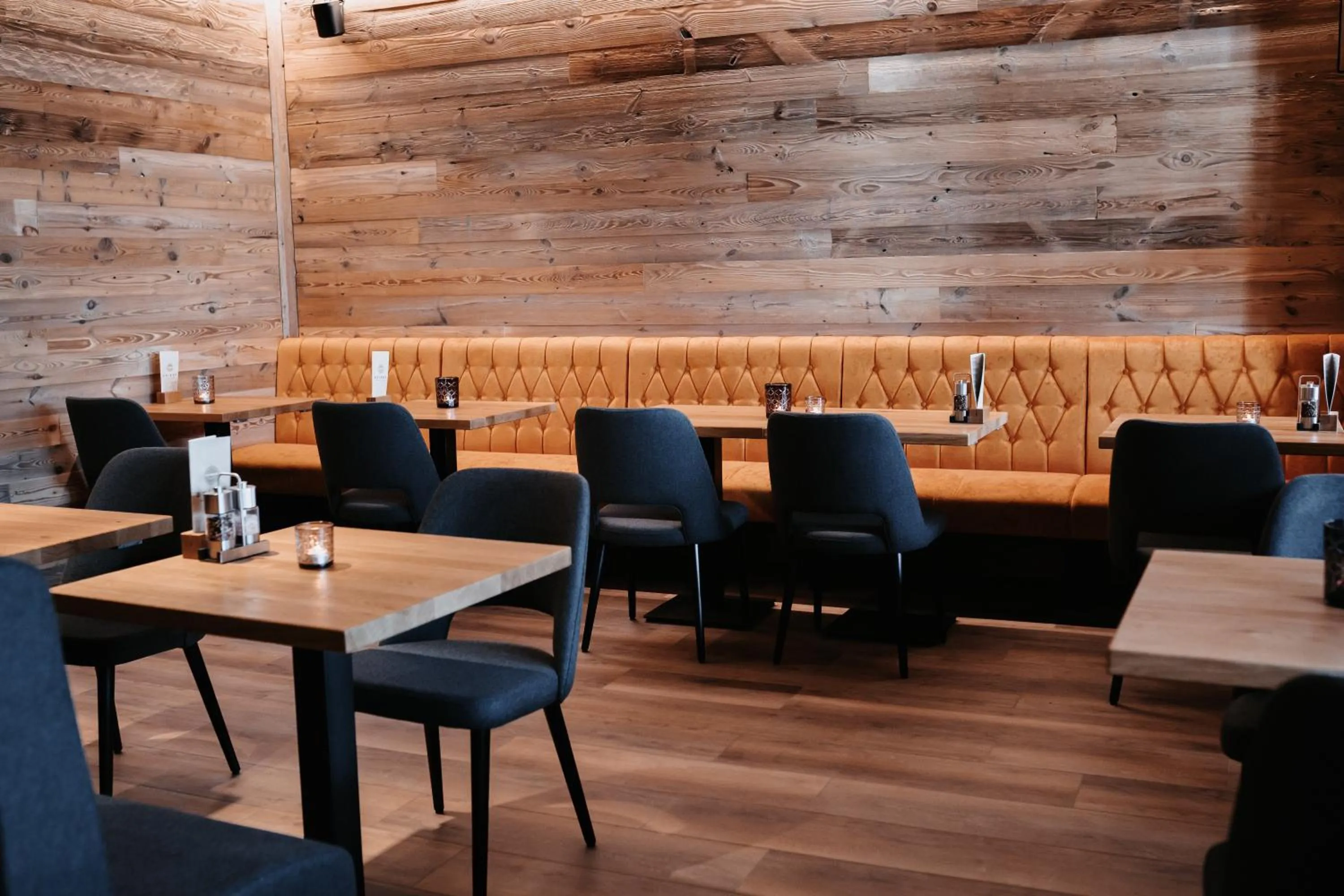 Restaurant/places to eat in My Place