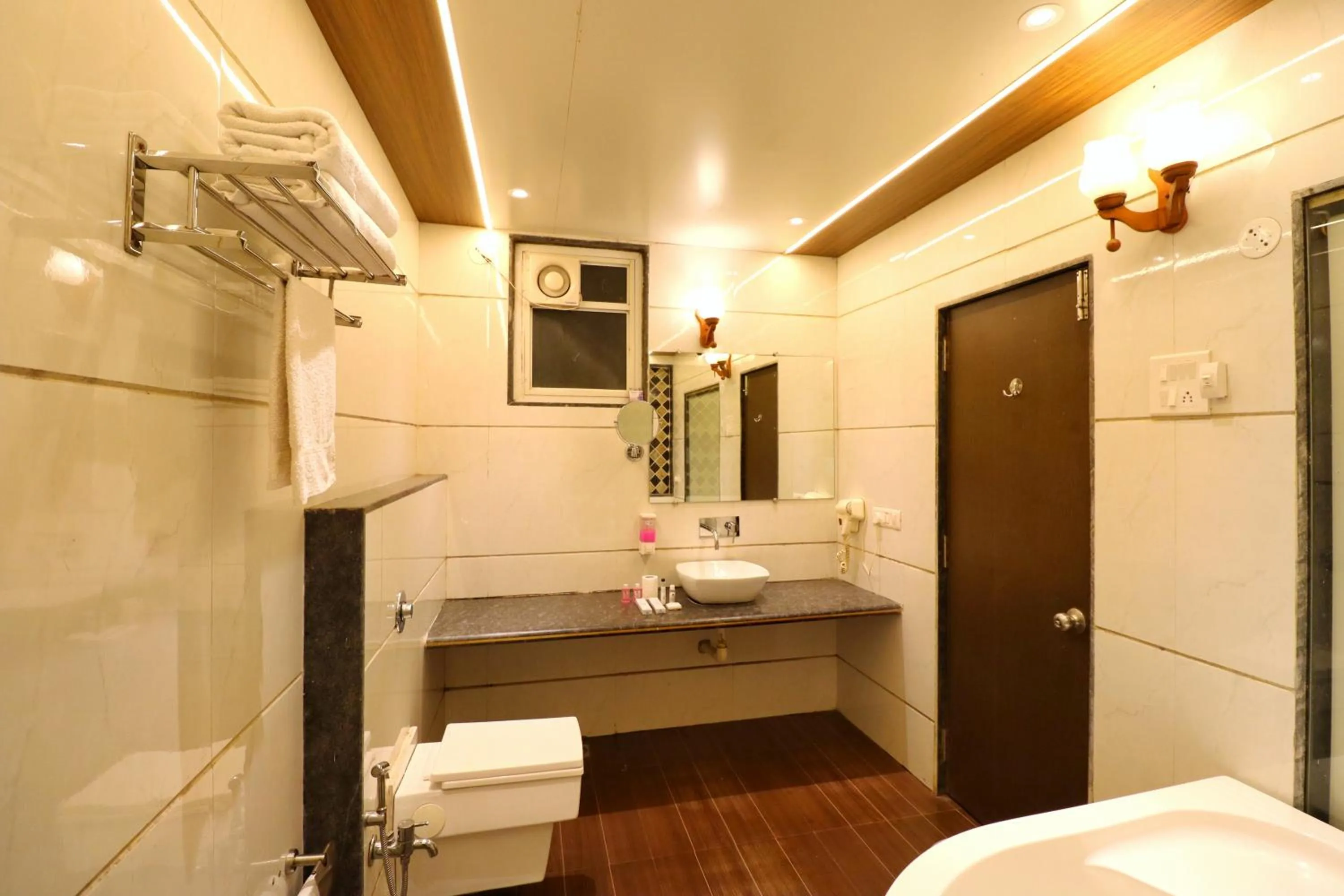 Bathroom, Bed in The Grand Legacy Resort & Spa - TGL - Pure Vegetarian Mahabaleshwar