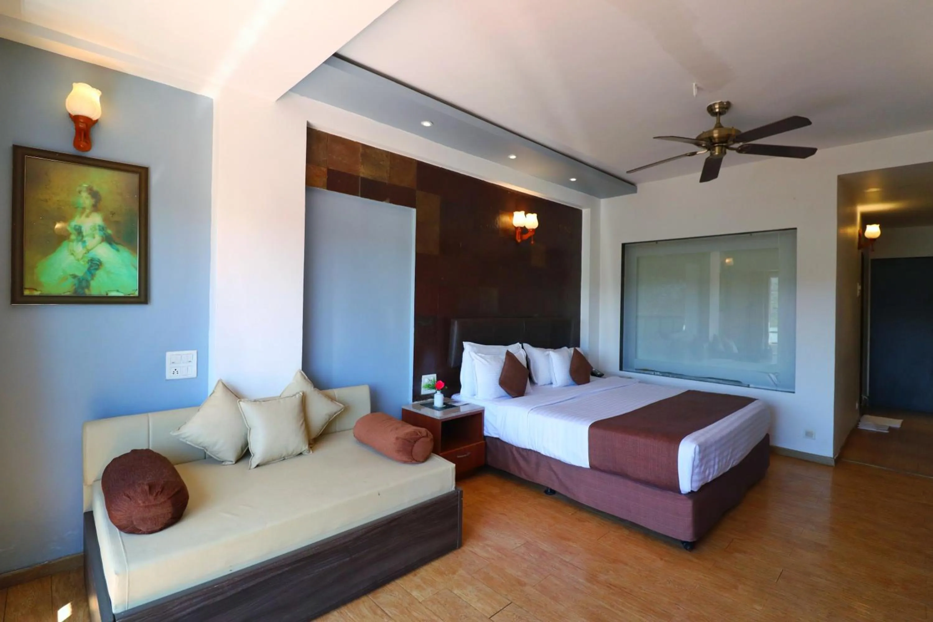 Bedroom, Bed in The Grand Legacy Resort & Spa - TGL - Pure Vegetarian Mahabaleshwar