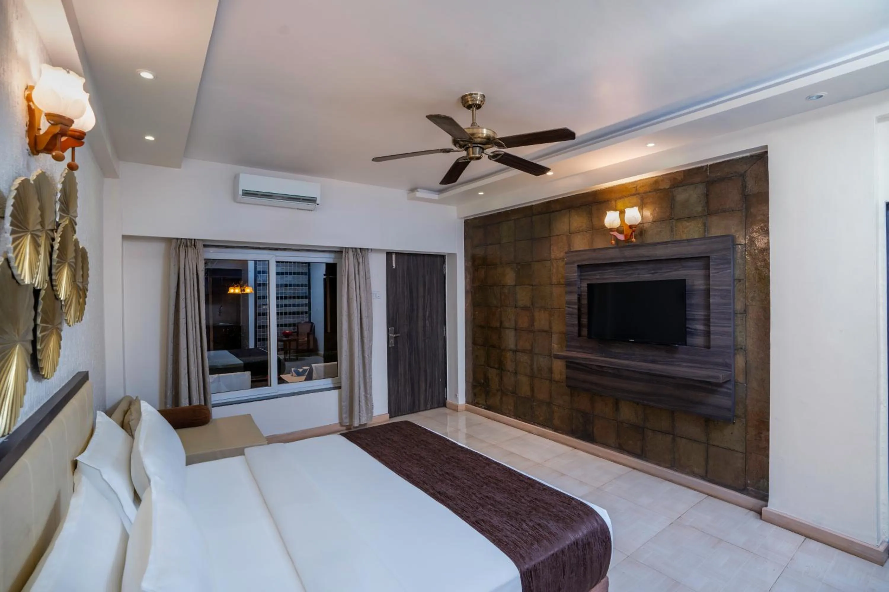 Bedroom, Bed in The Grand Legacy Resort & Spa - TGL - Pure Vegetarian Mahabaleshwar