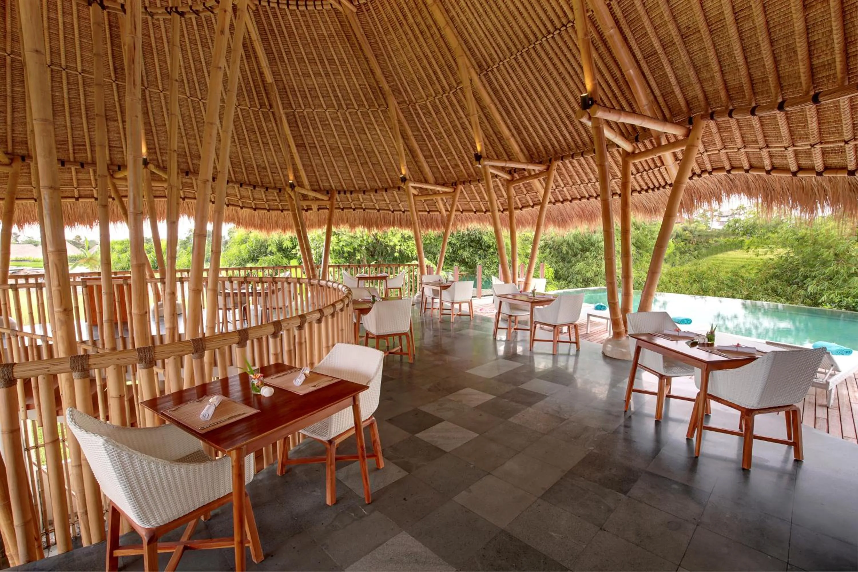 Restaurant/places to eat in Theanna Villa and Spa Canggu