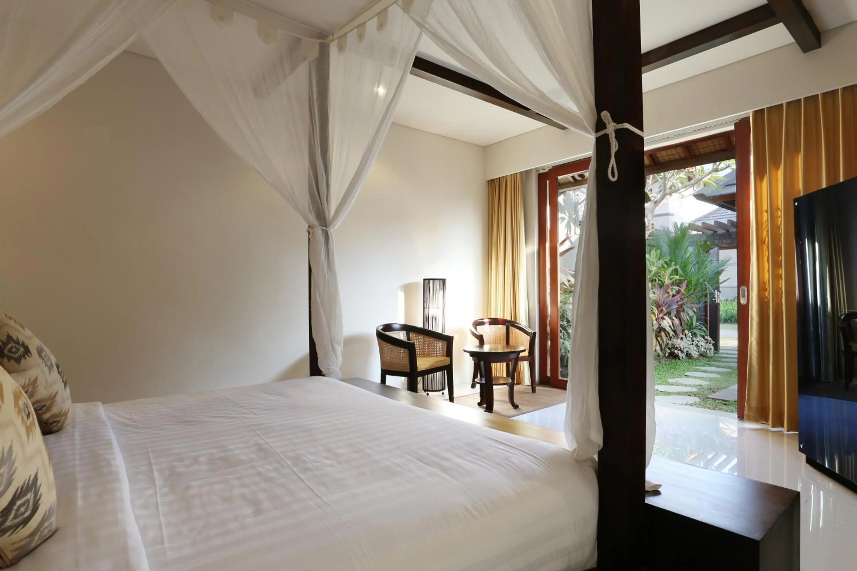 TV and multimedia, Bed in Theanna Villa and Spa Canggu