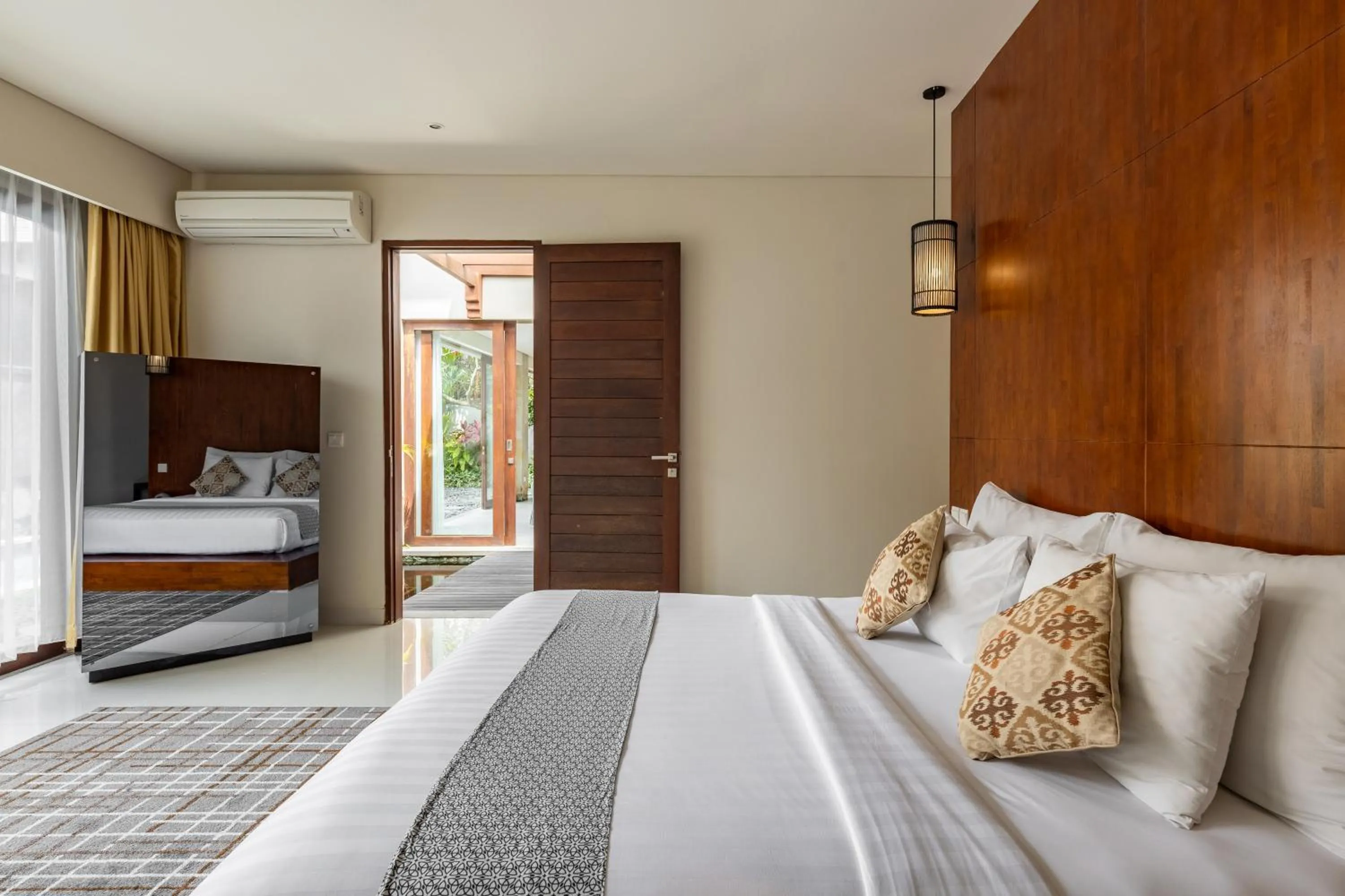 Bedroom, Bed in Theanna Villa and Spa Canggu