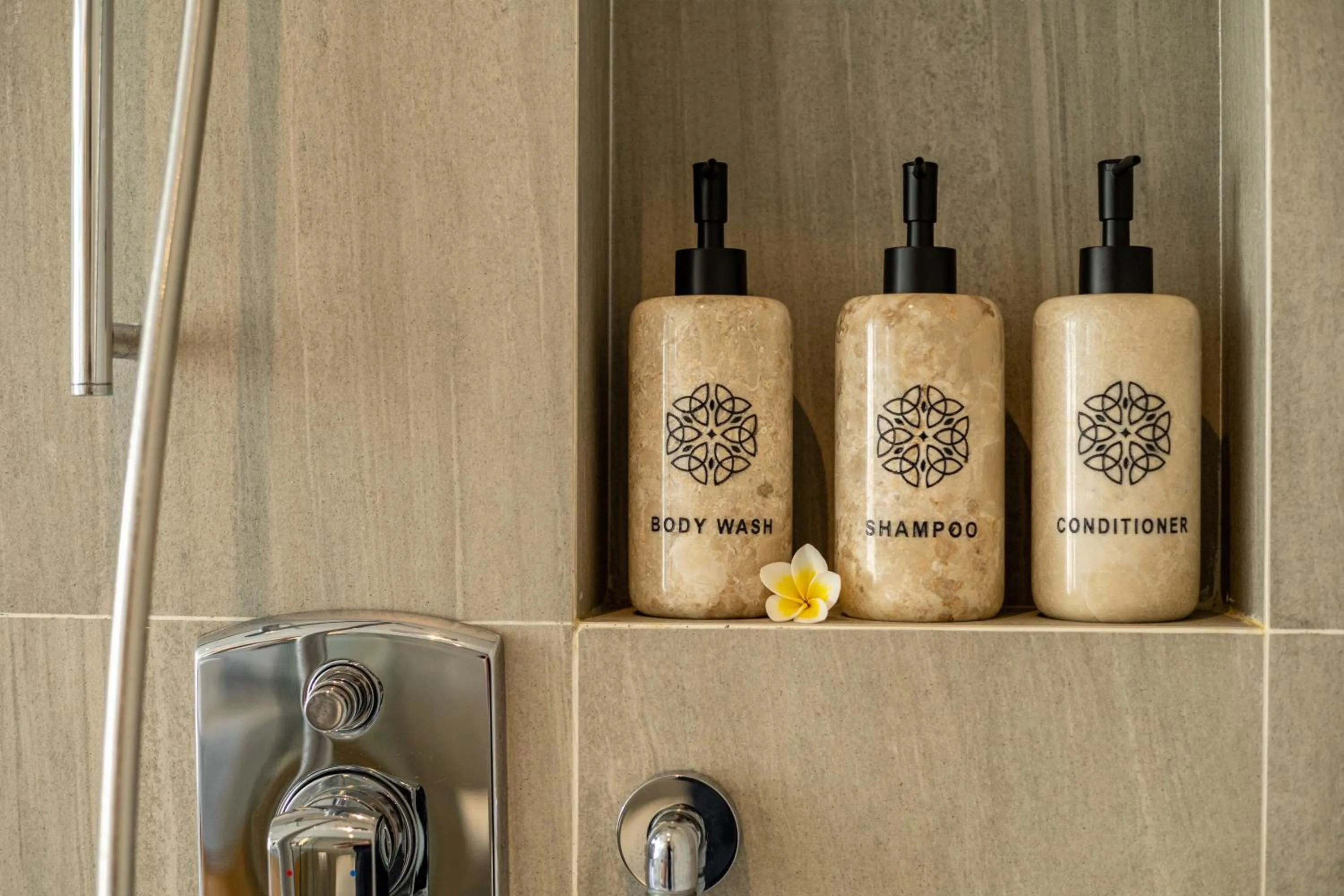 Shower in Theanna Villa and Spa Canggu