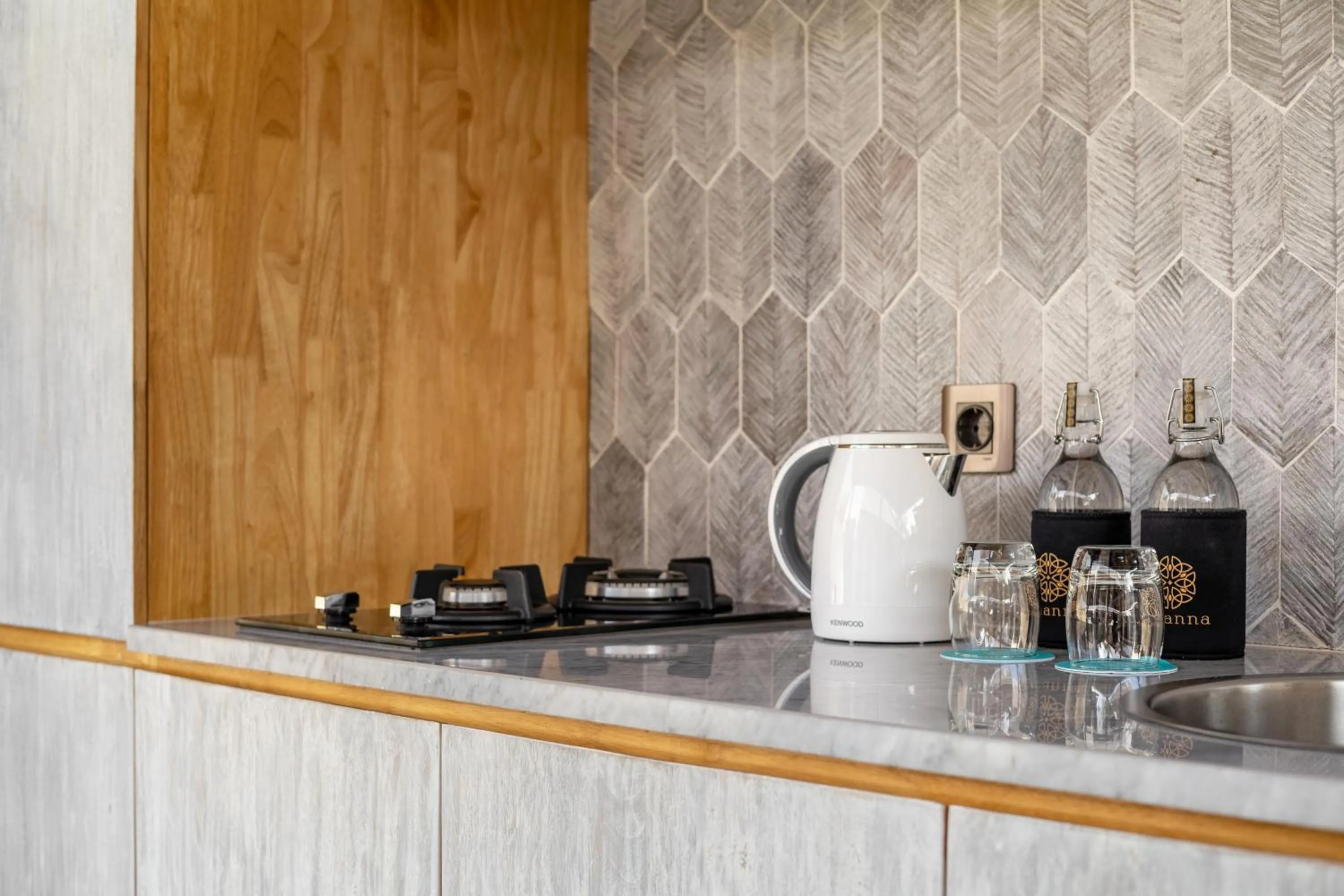 Kitchen or kitchenette in Theanna Villa and Spa Canggu