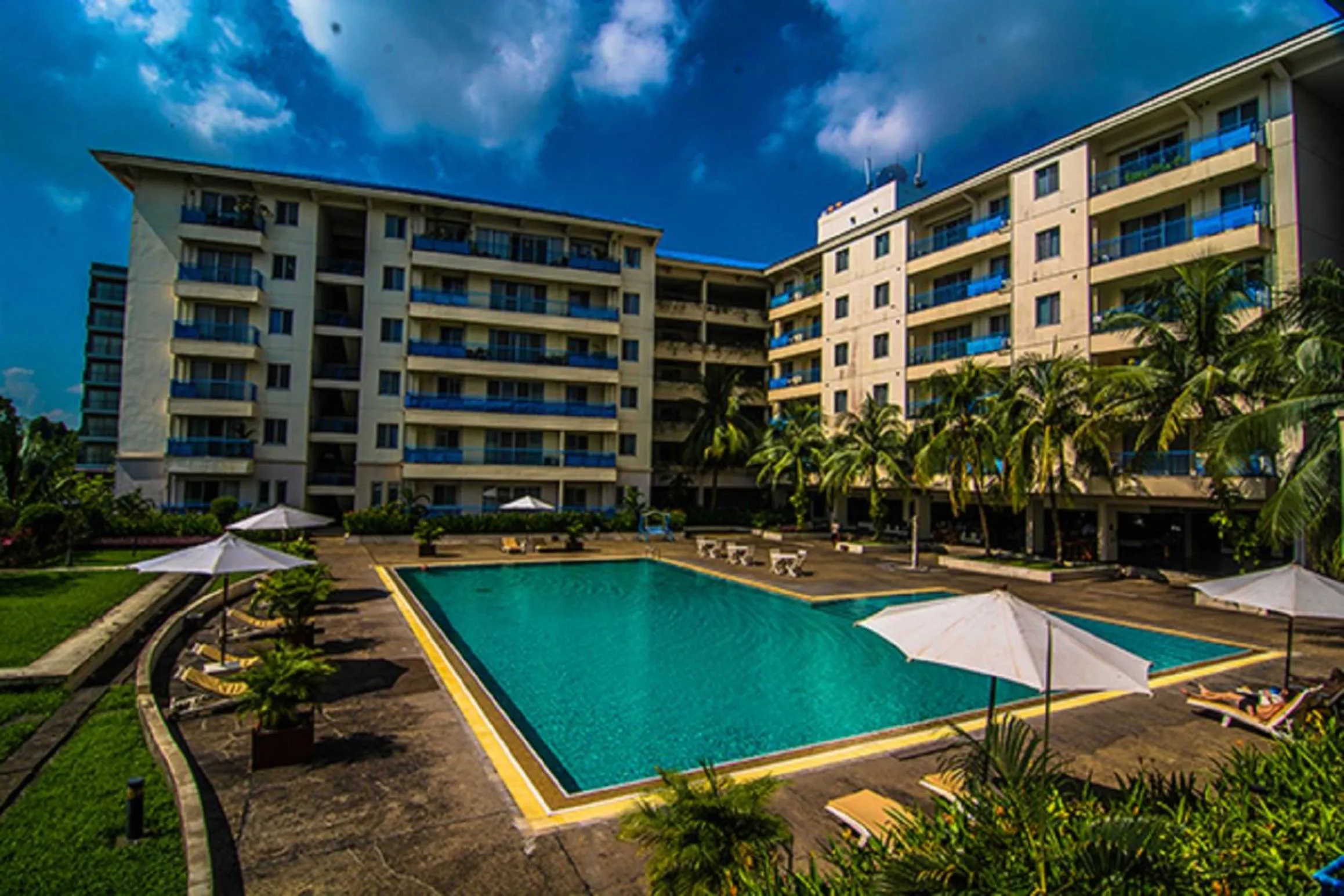 Swimming Pool in Sakura Residence & Hotel