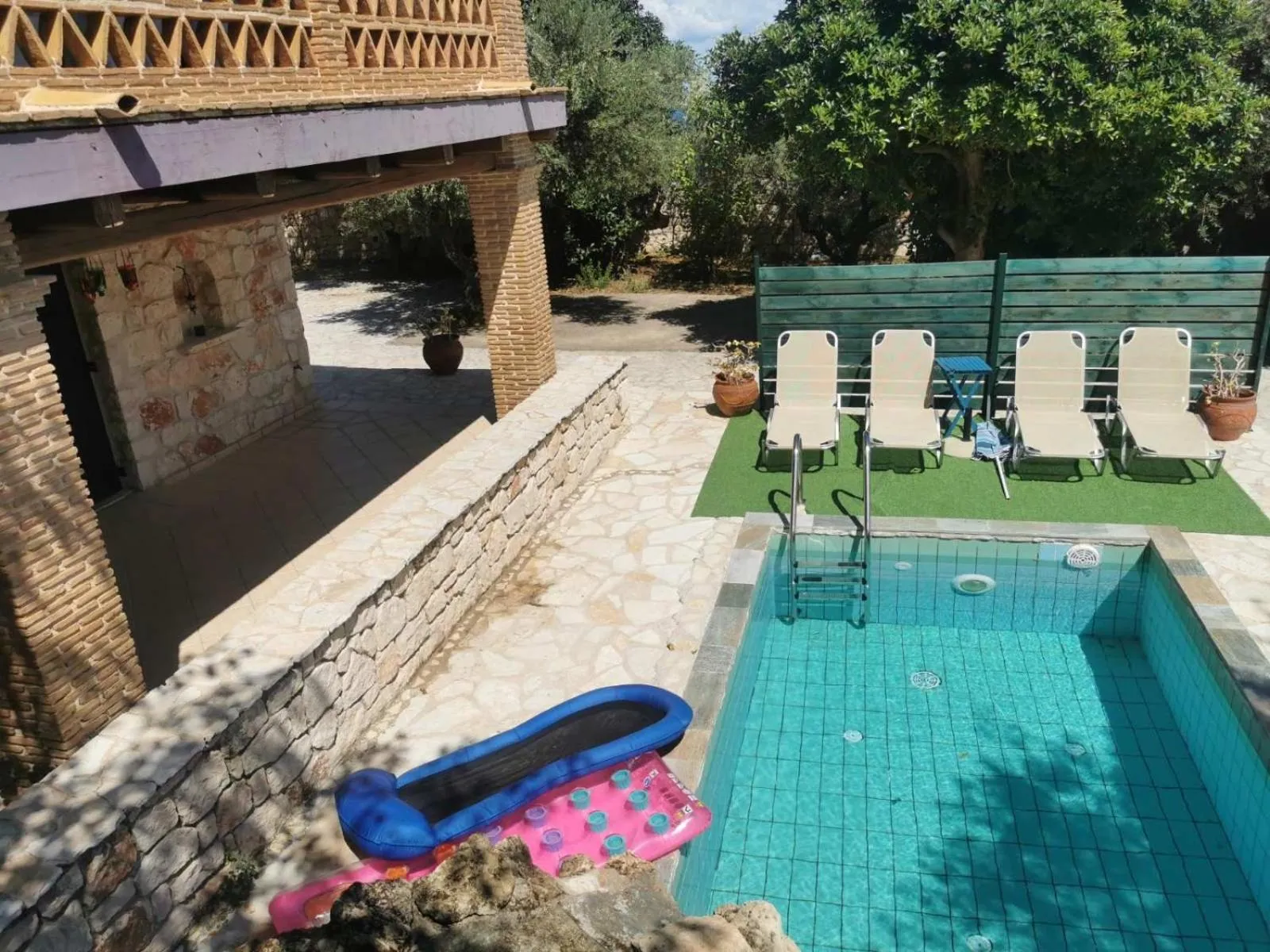 Swimming pool in Diamond Suites