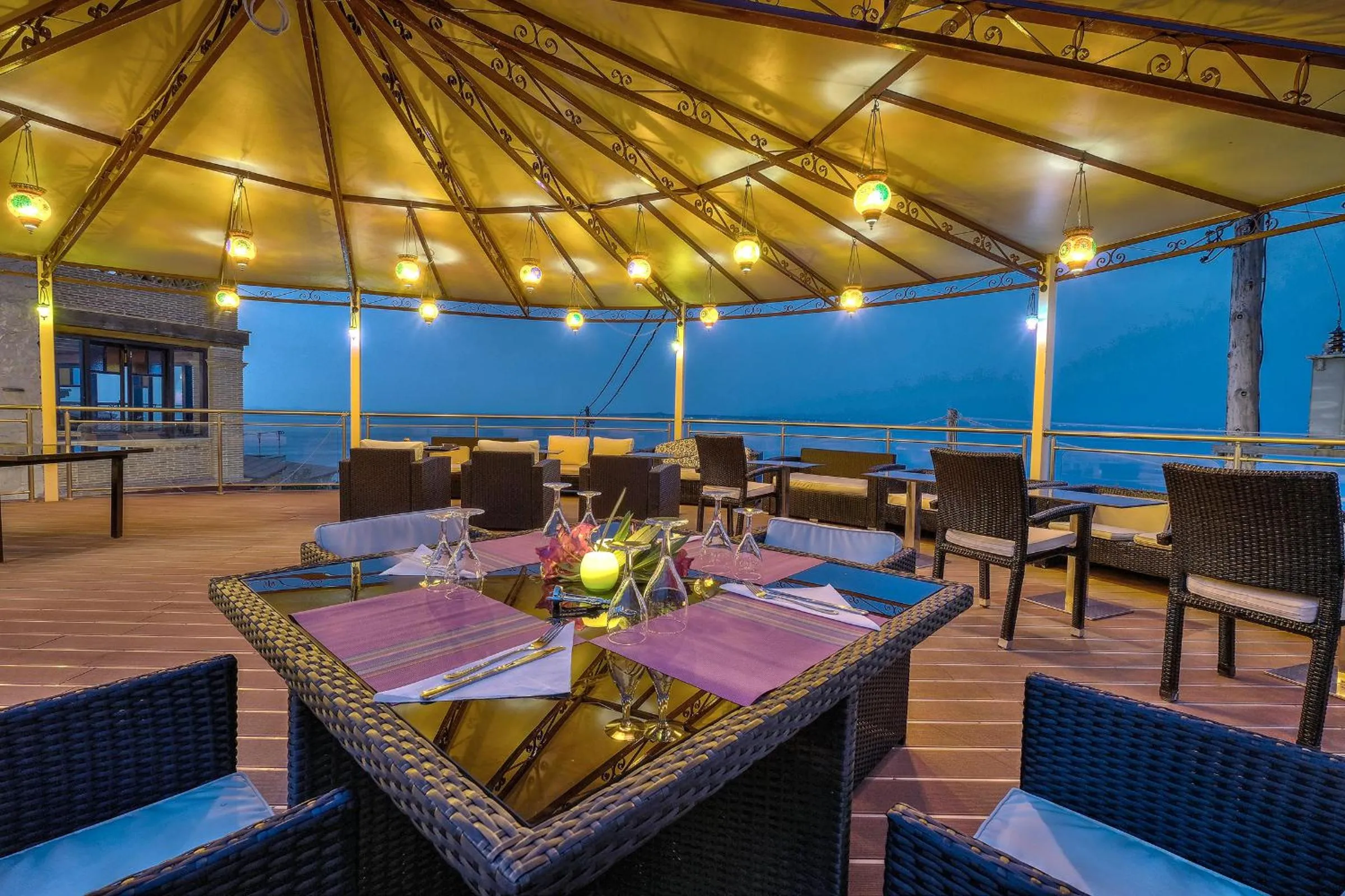 Swimming pool in Diamond Suites