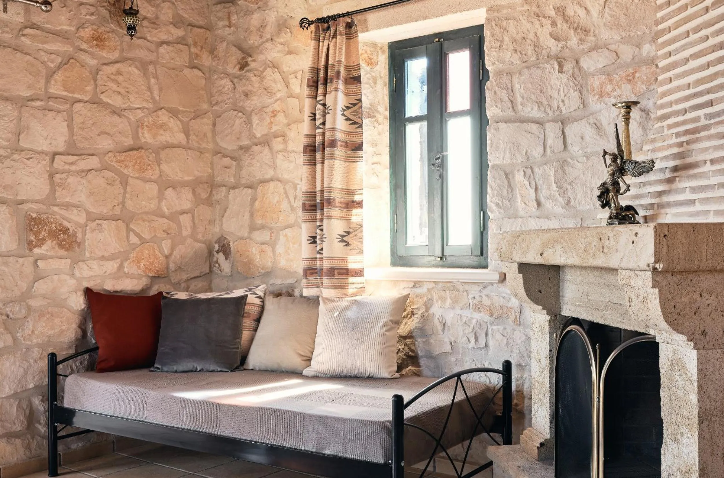 Living room in Diamond Suites