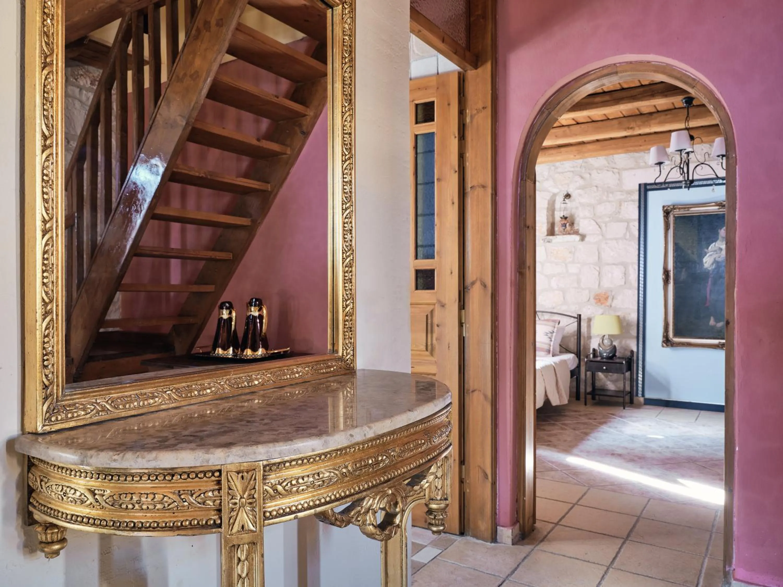 Decorative detail in Diamond Suites