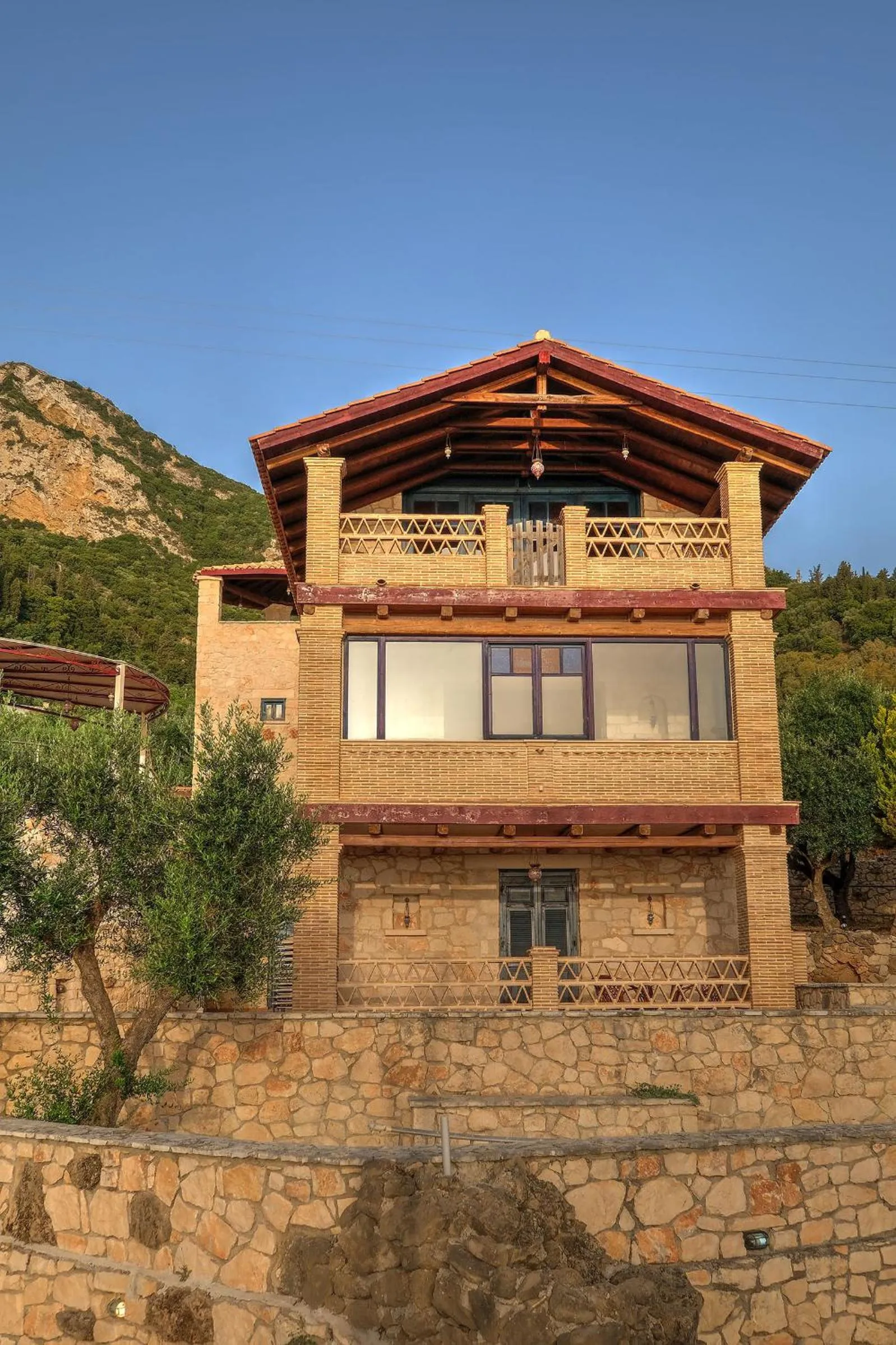 Property building in Diamond Suites