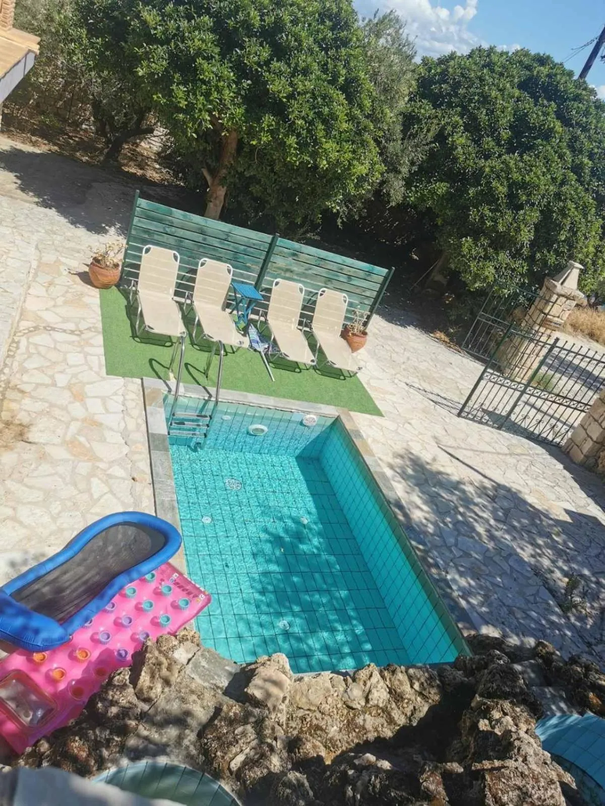 Swimming pool in Diamond Suites