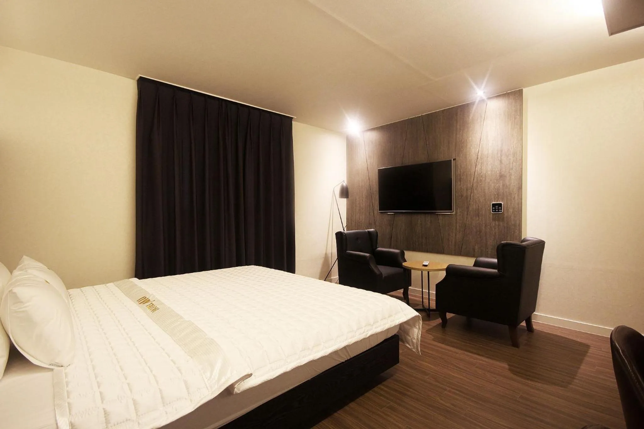 Bedroom, Bed in MU Hotel