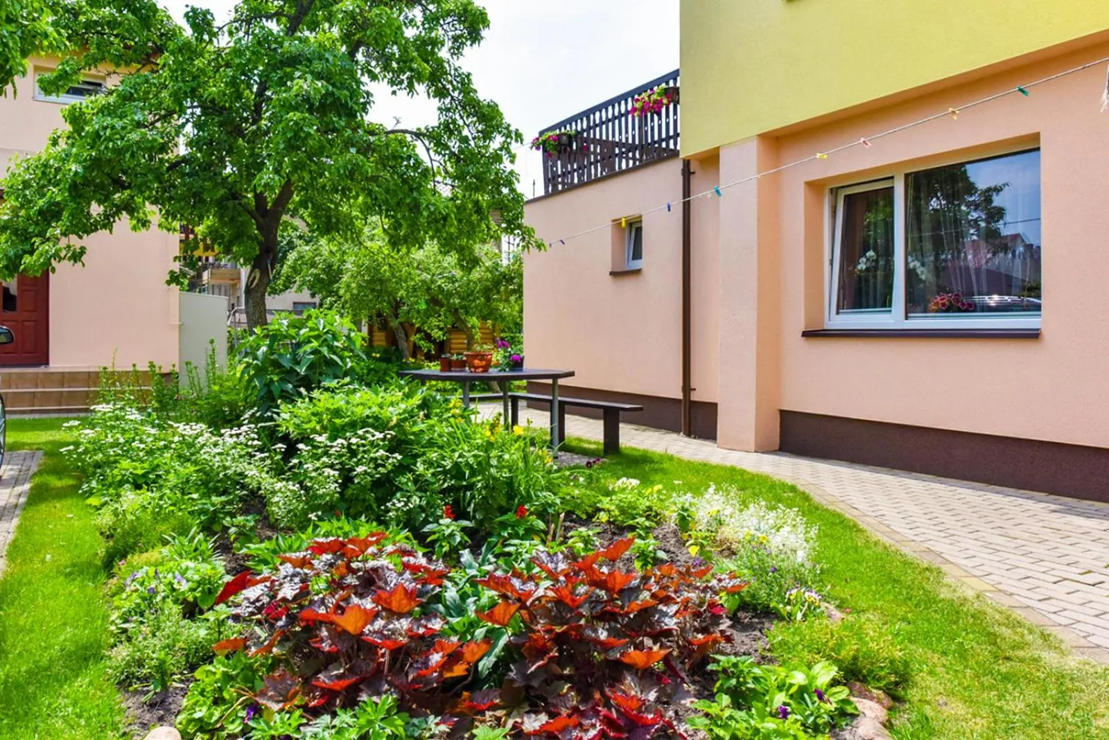 Patio in Almuka