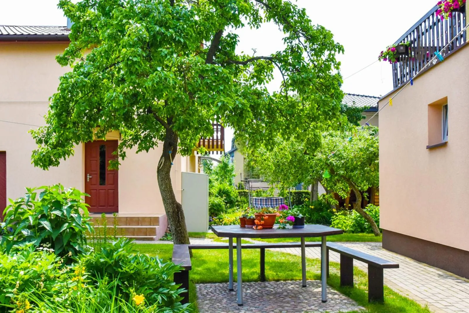 Patio in Almuka