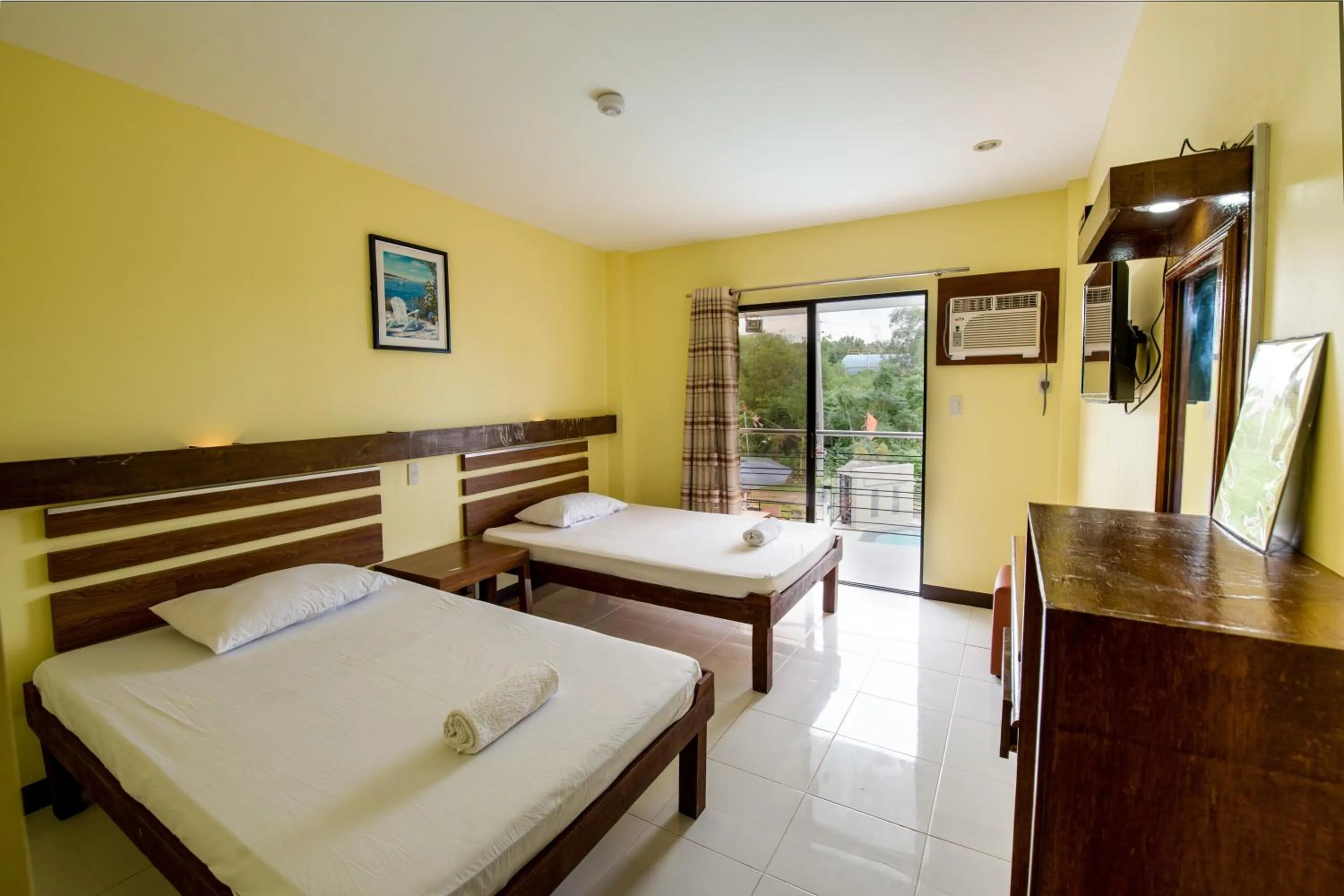 Bed in Greenfields Tourist Inn