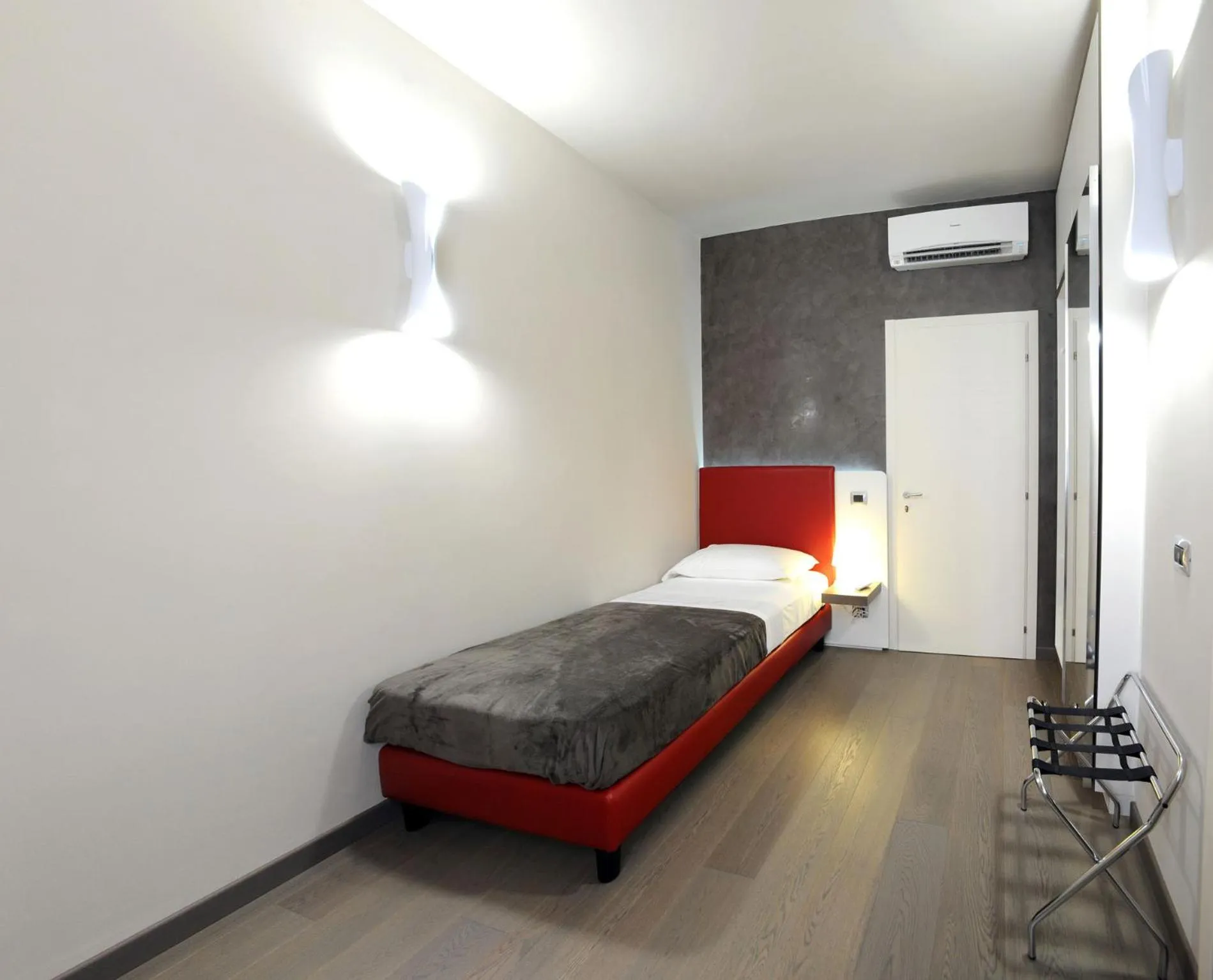 Photo of the whole room, Bed in B&B Opera