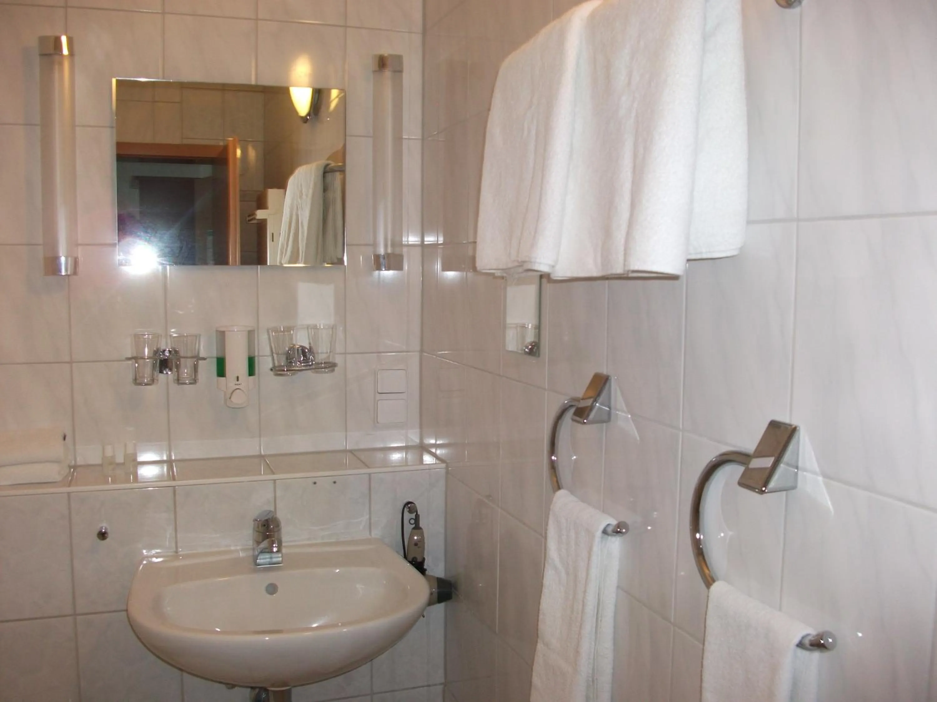 Bathroom in Hotel Am Wald -GARNI-