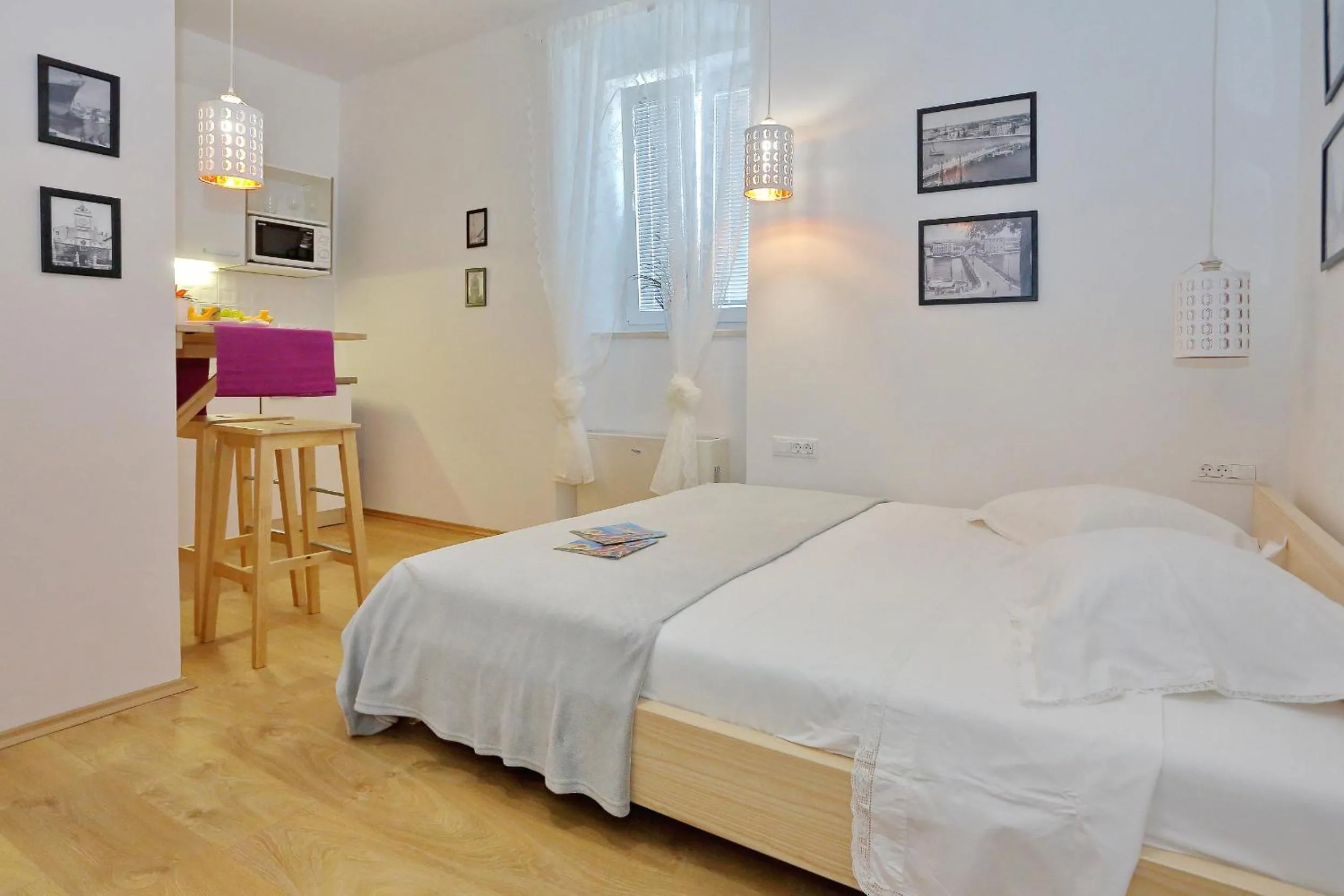 Bedroom, Bed in Guverna New City Accommodation