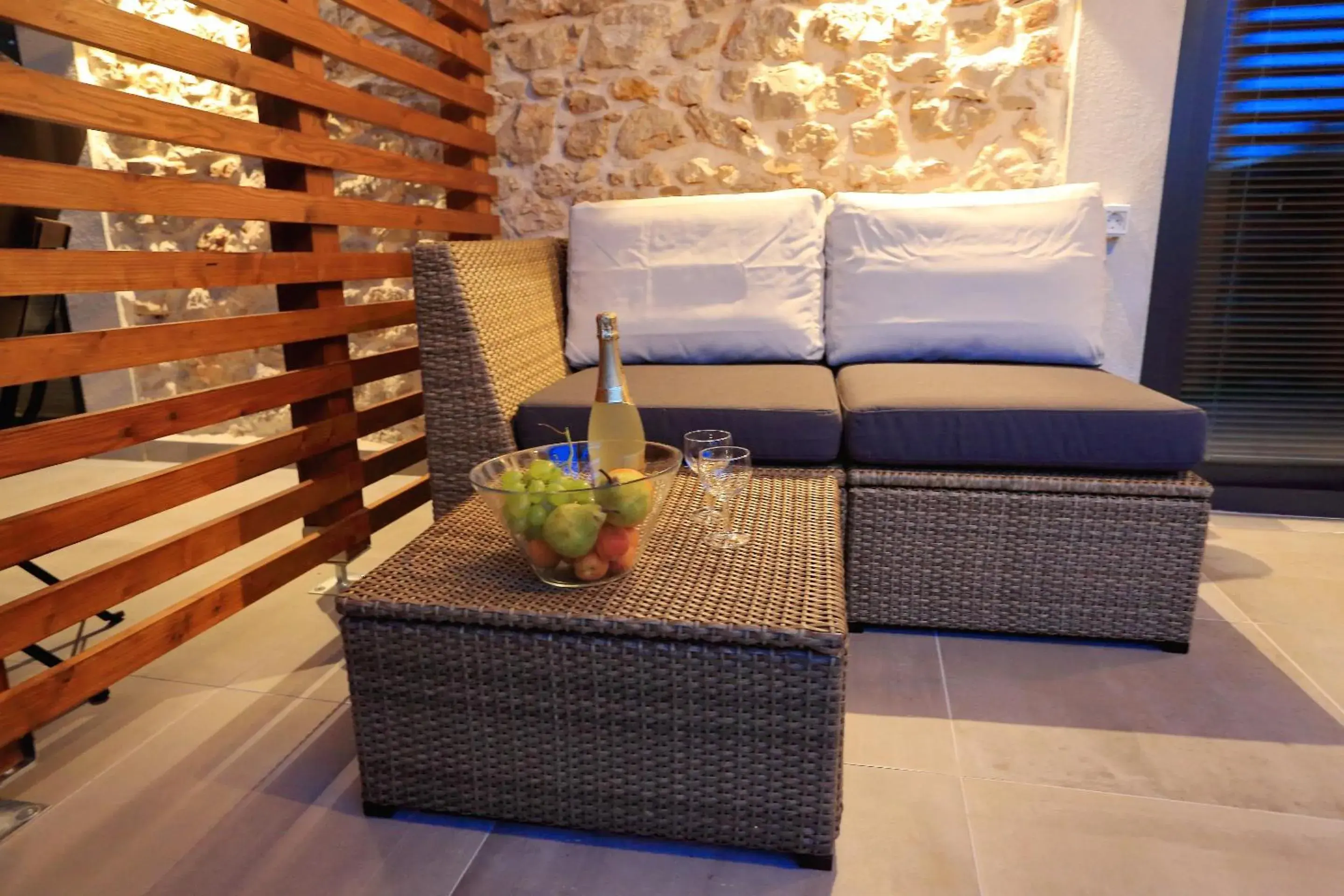 Studio - Split with Terrace in Guverna New City Accommodation Studio - Split with Terrace in Guverna New City Accommodation