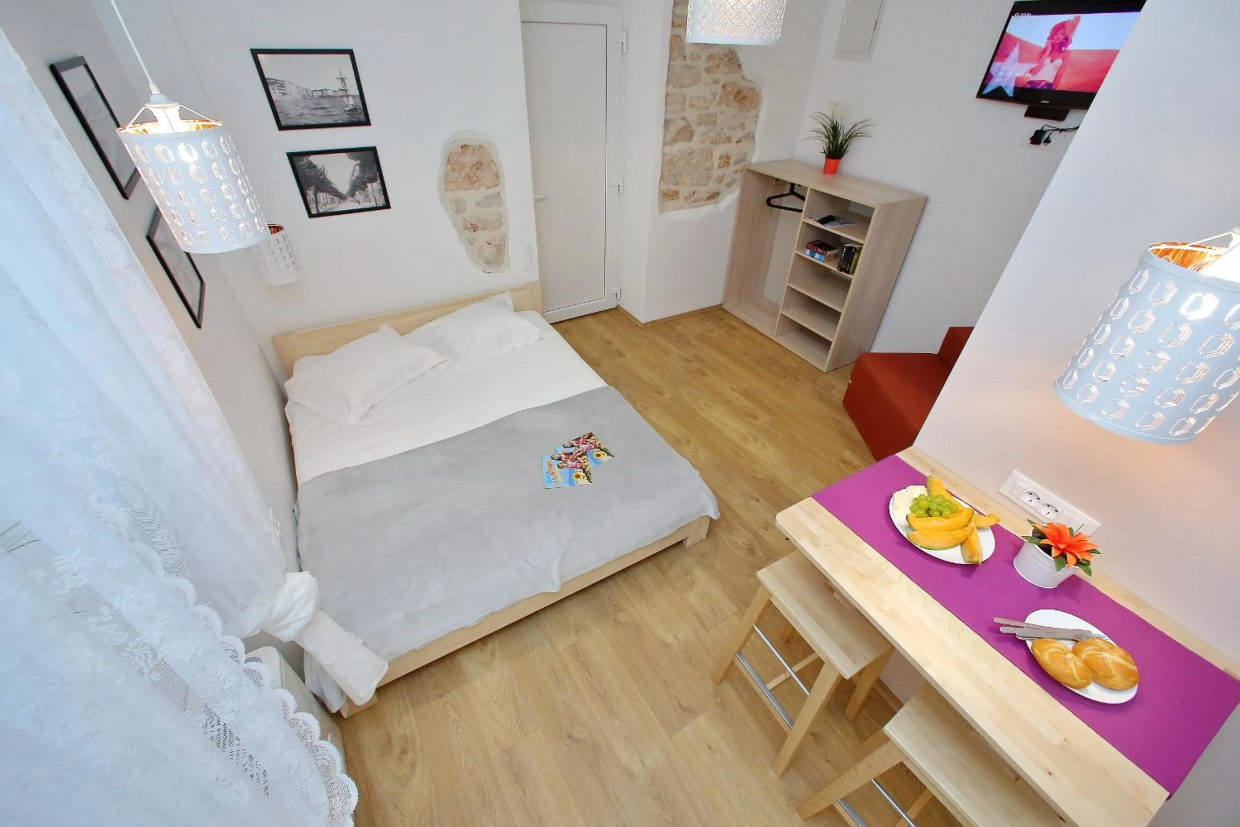 Bed in Guverna New City Accommodation