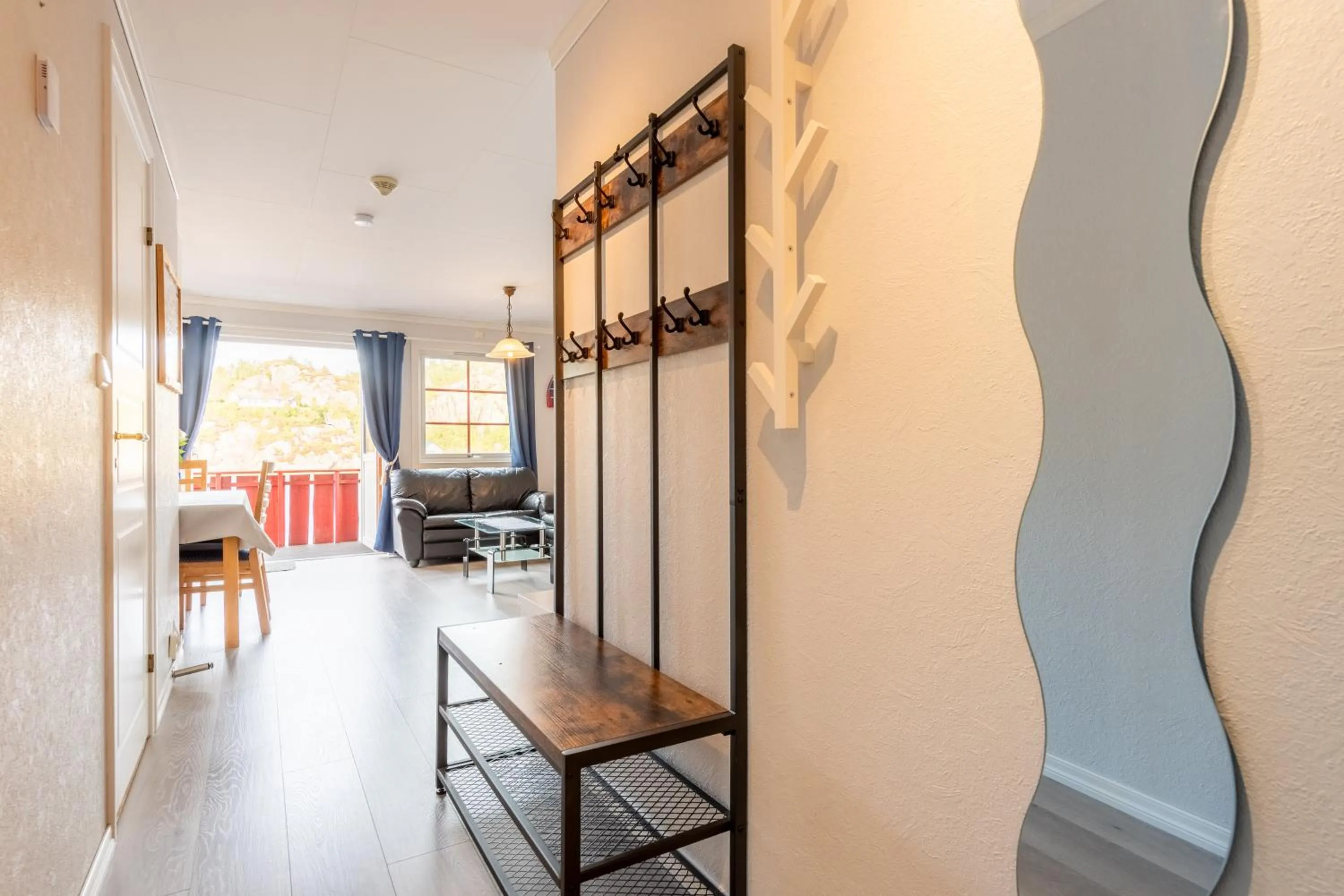 wardrobe, Bed in Sotra Rorbusenter