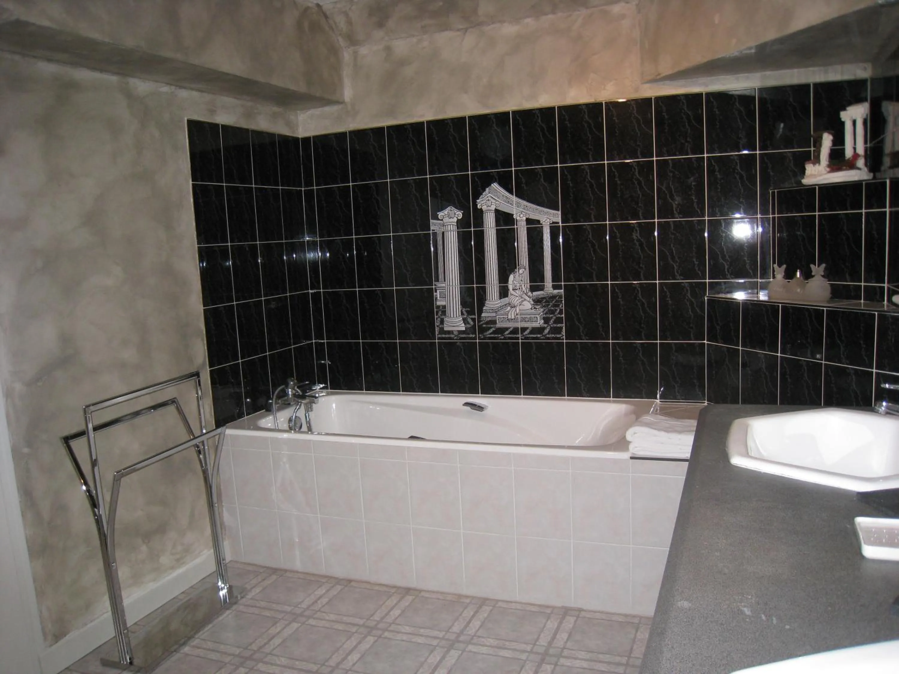 Bathroom in La Chambre D'amis LA COSTIGNIERES