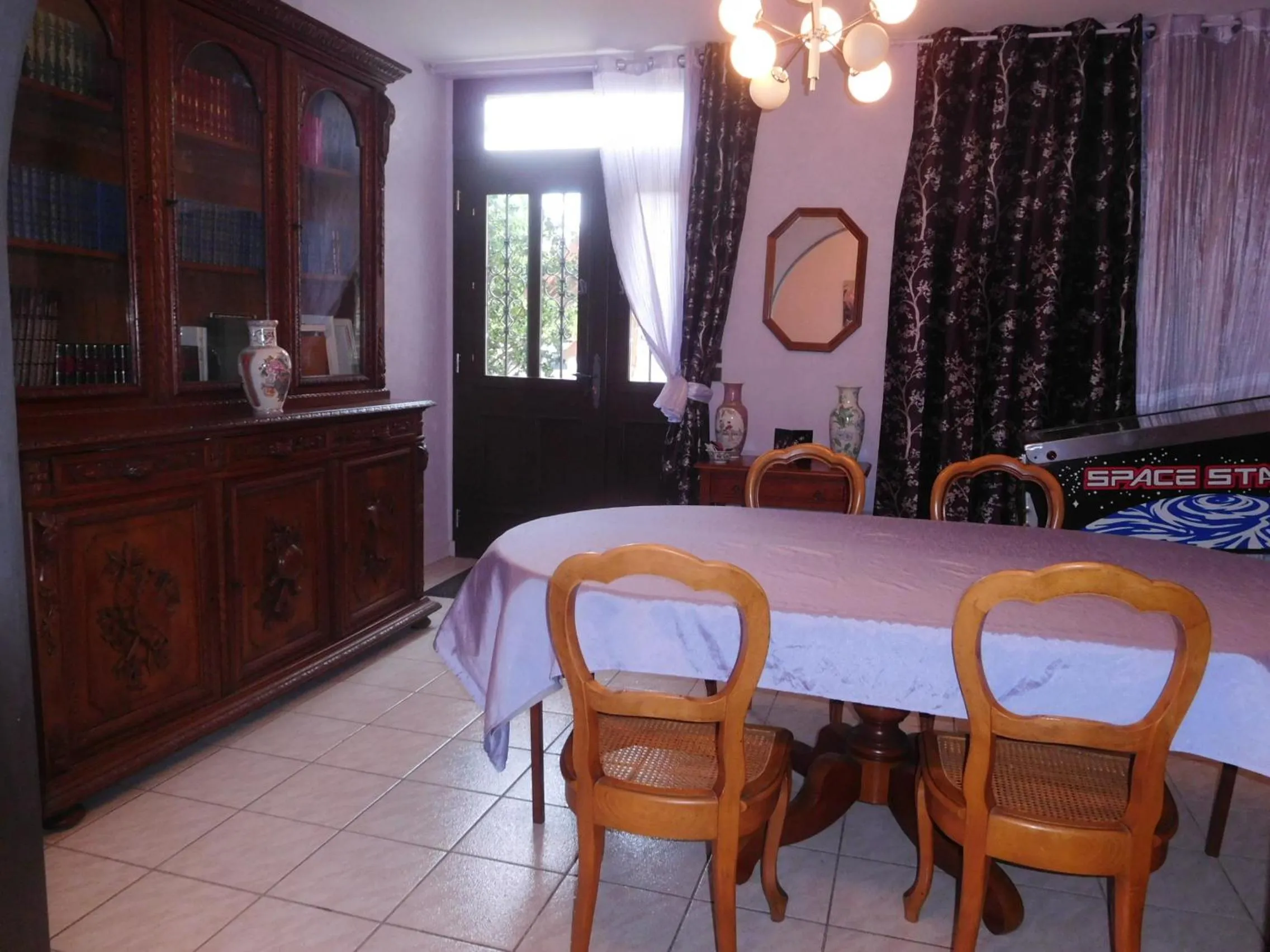 Area and facilities in La Chambre D'amis LA COSTIGNIERES