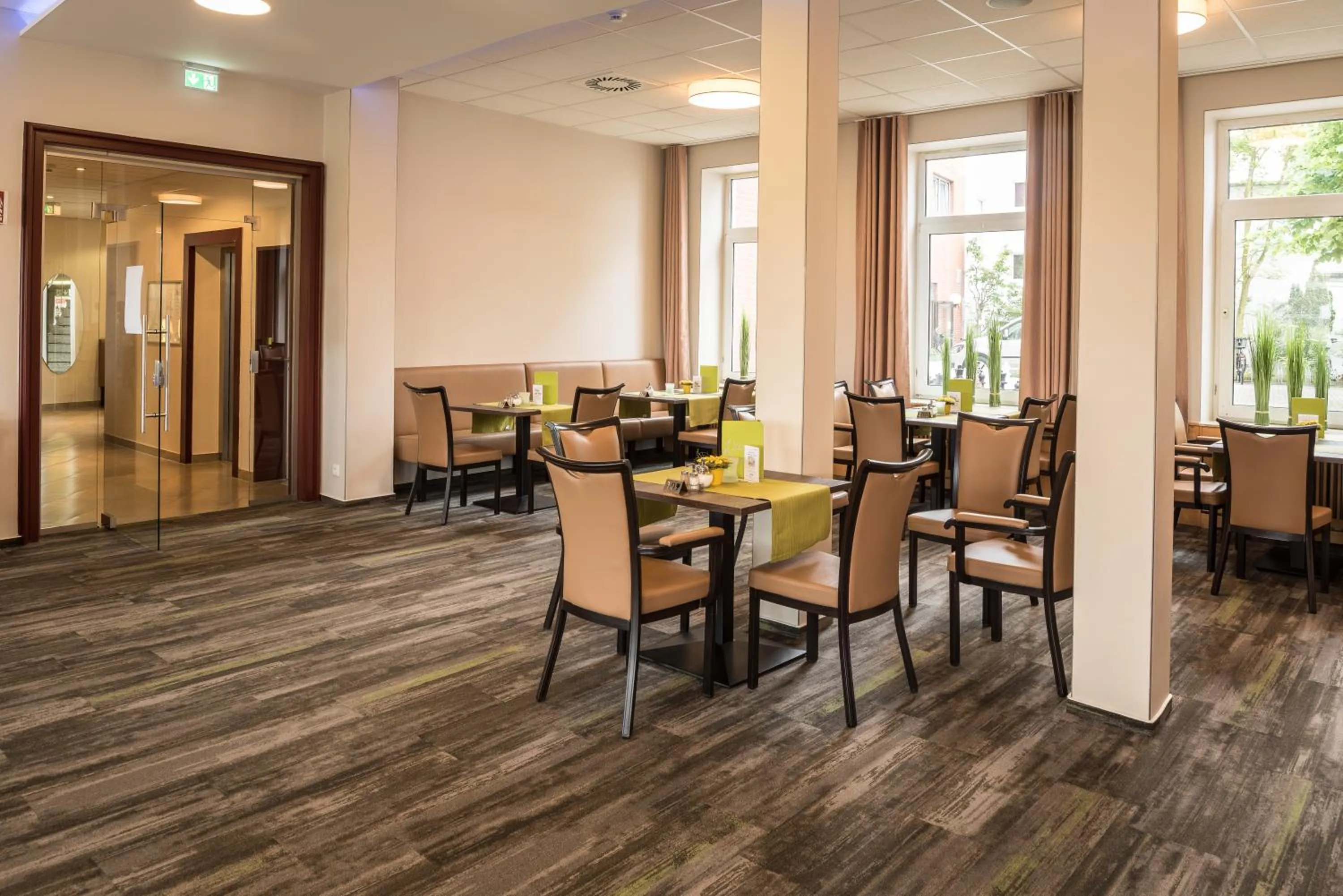 Restaurant/places to eat in Inselhotel Rote Erde