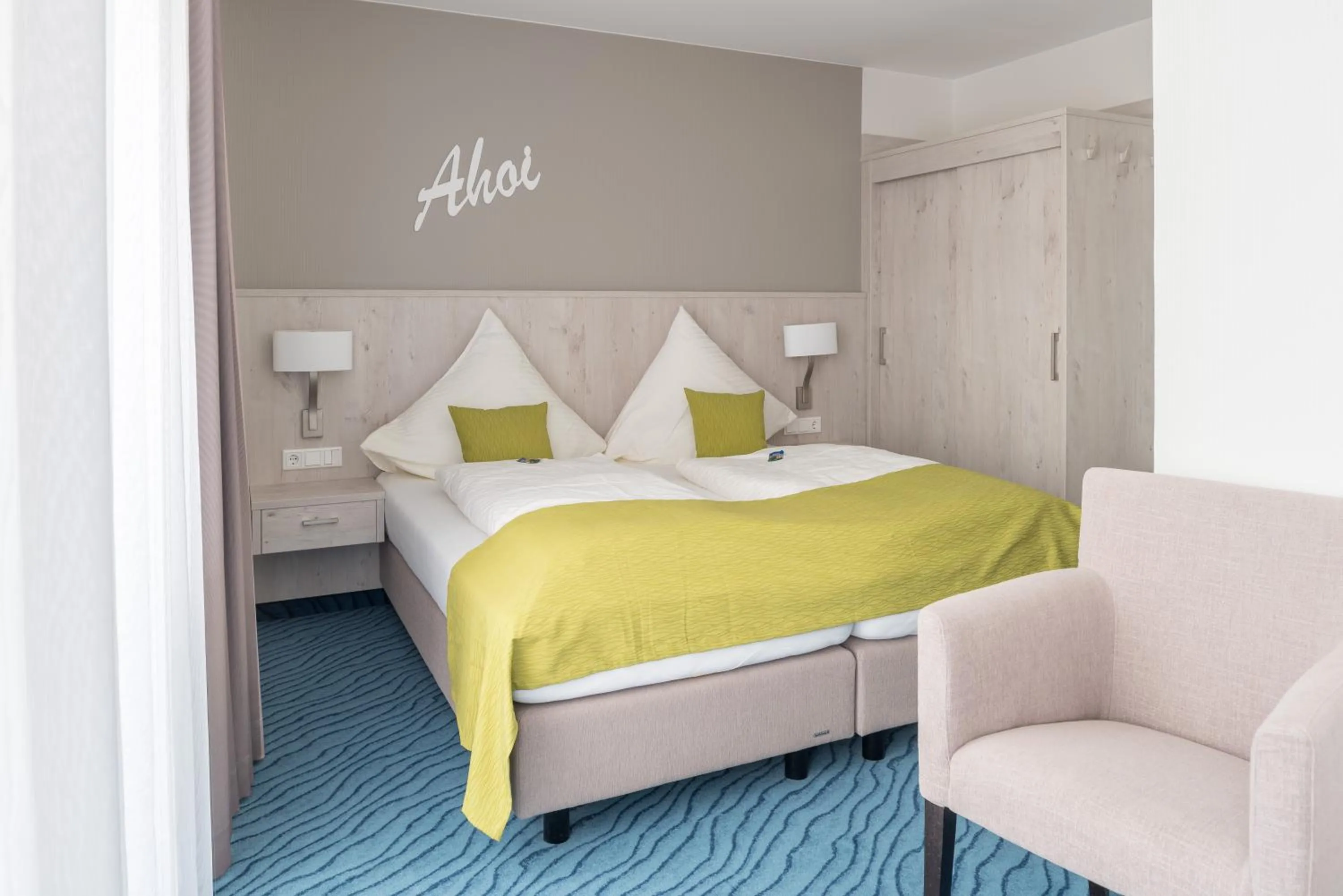 Photo of the whole room, Bed in Inselhotel Rote Erde