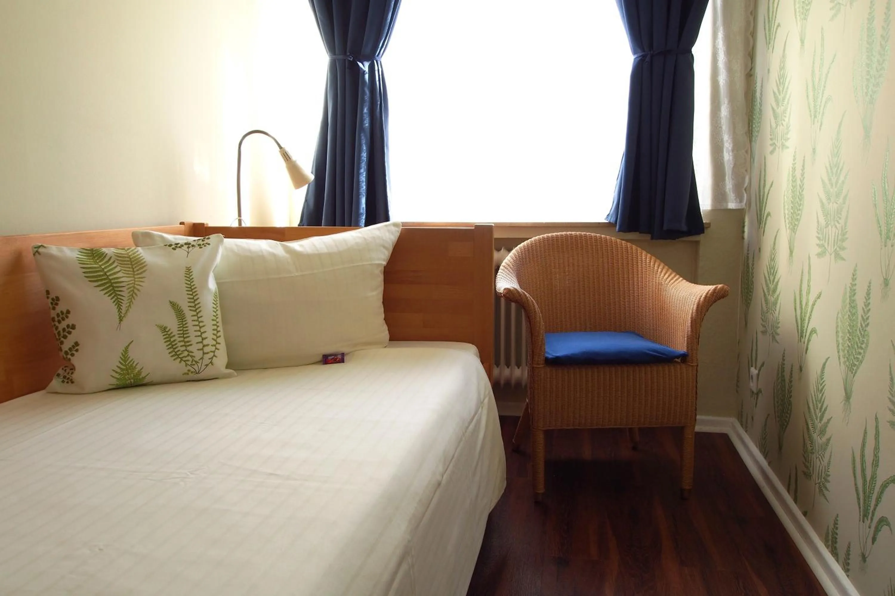 Photo of the whole room, Bed in GastHaus Hotel Bremen