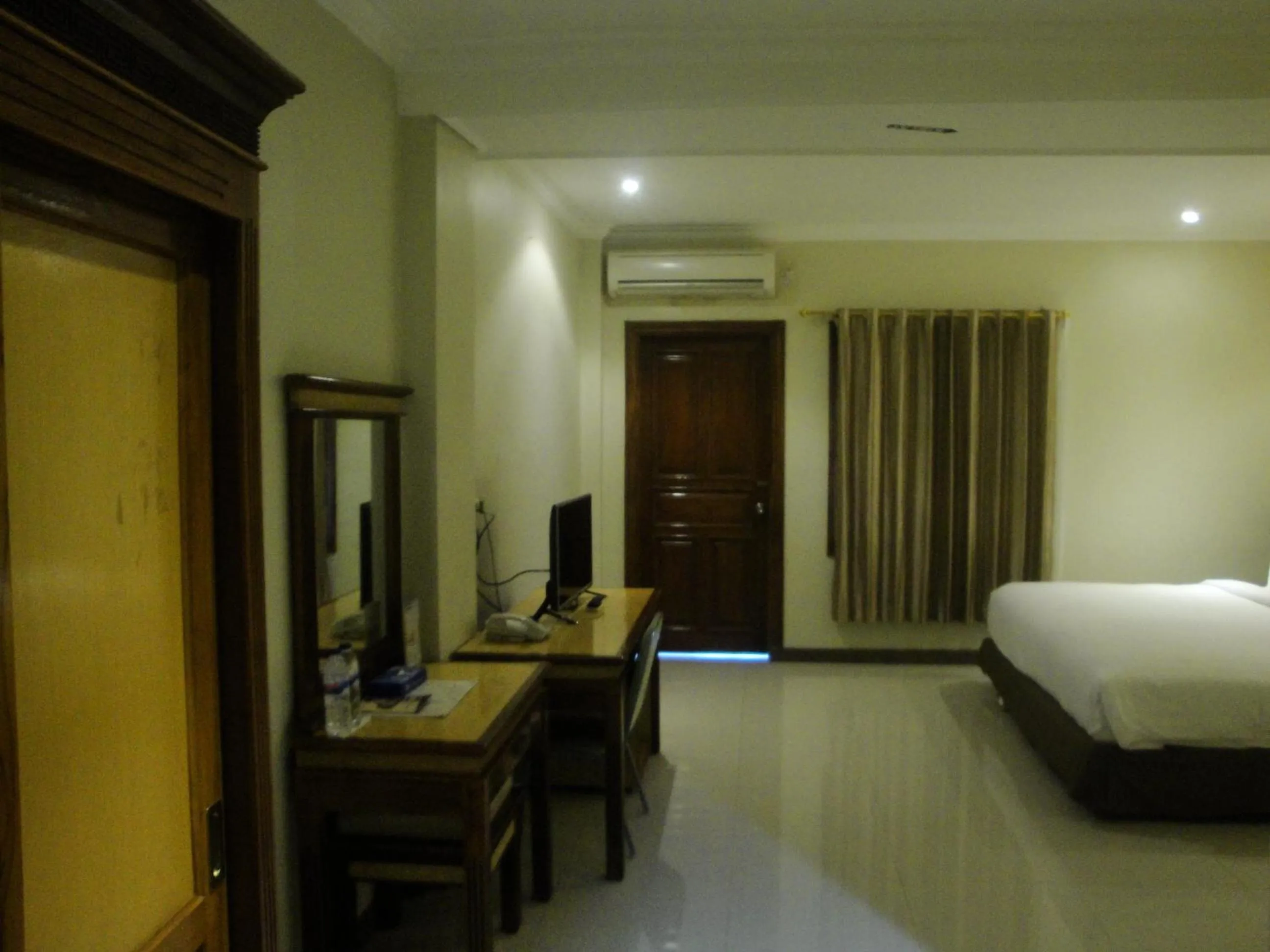 Bed in Sylvia Hotel Budget