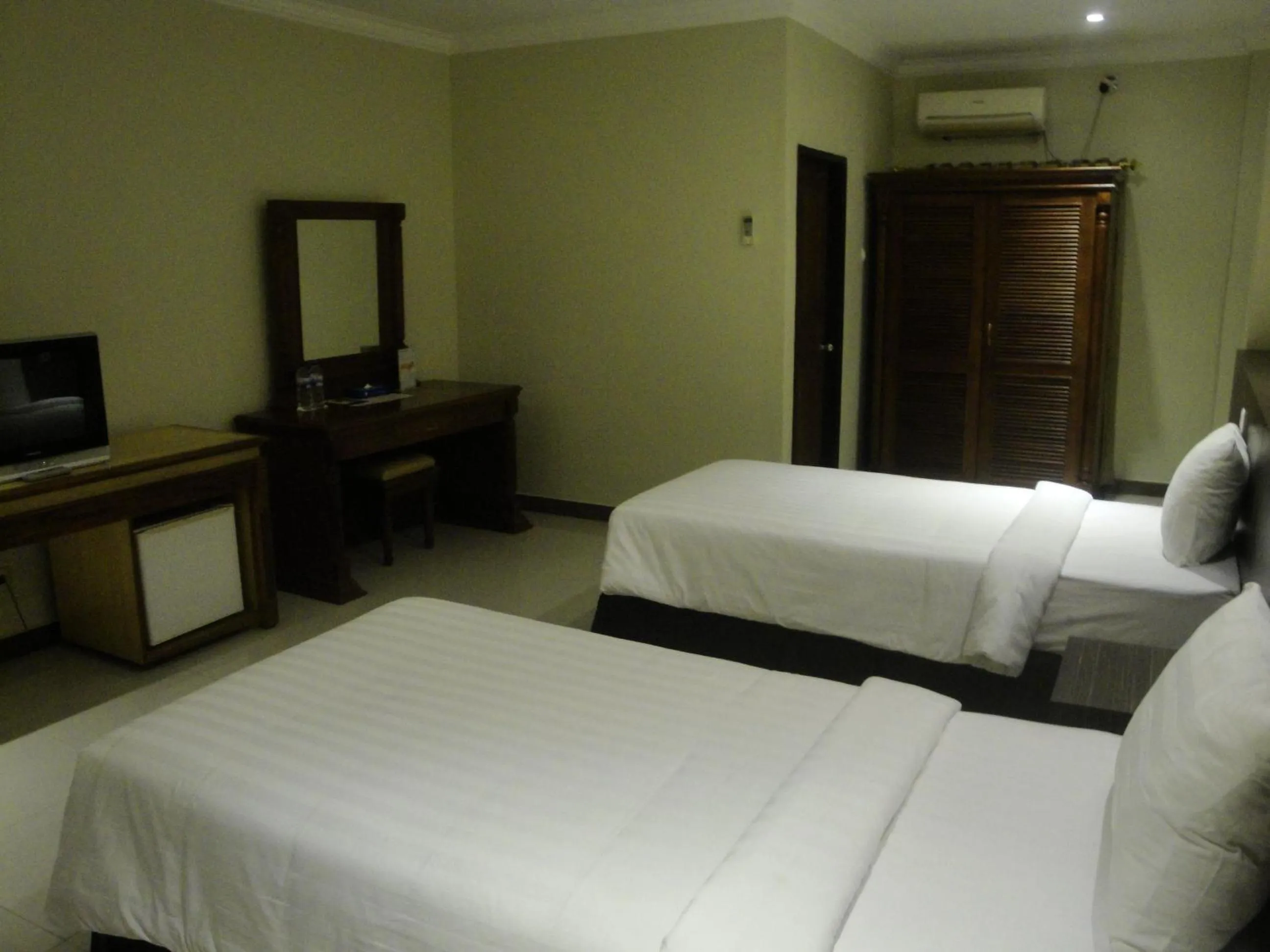 Bed in Sylvia Hotel Budget