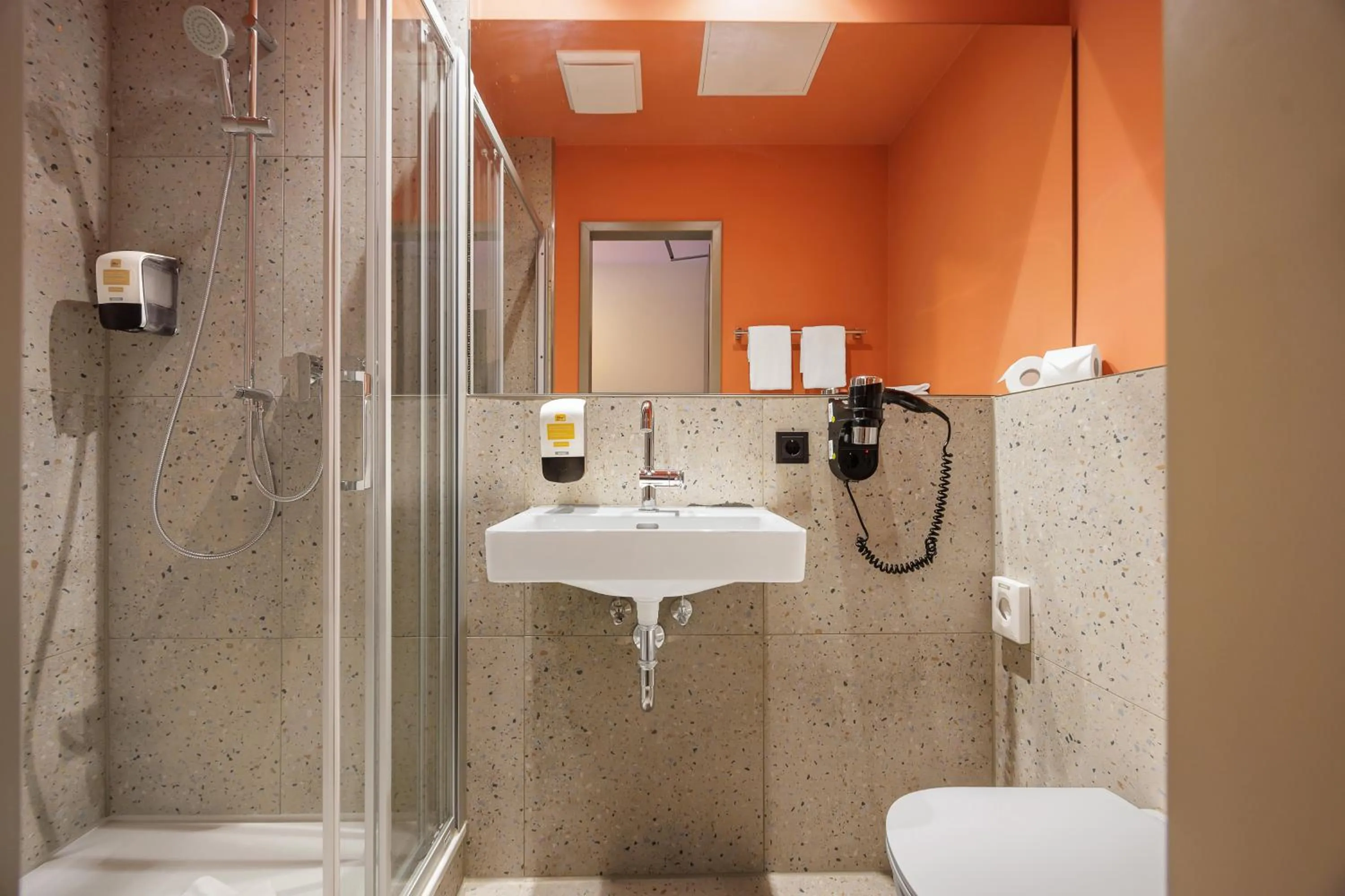 Shower in McDreams Hotel Wuppertal City