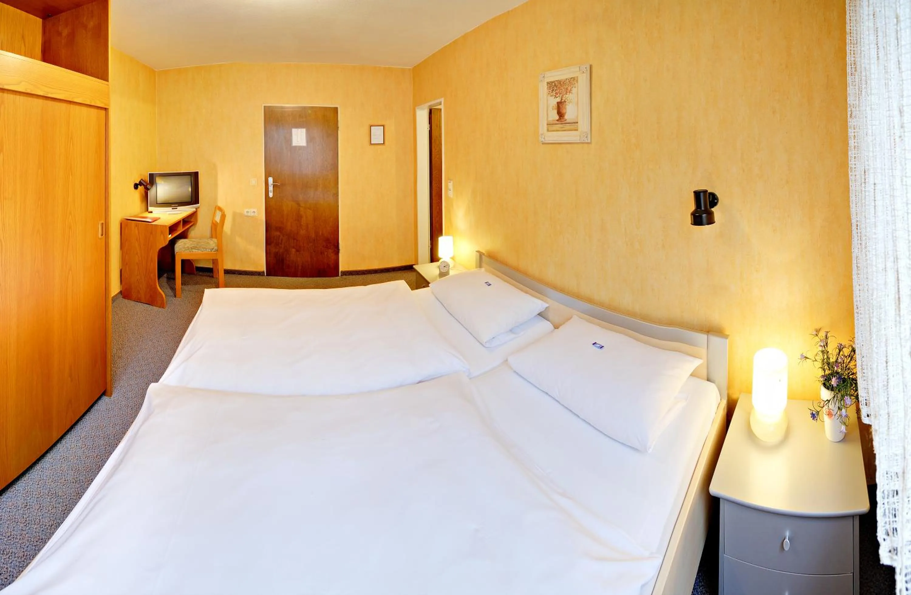 Photo of the whole room, Bed in Pension Keinath