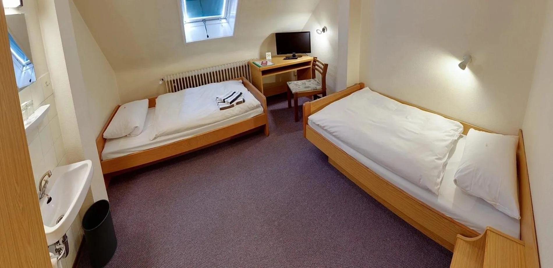 Photo of the whole room, Bed in Pension Keinath