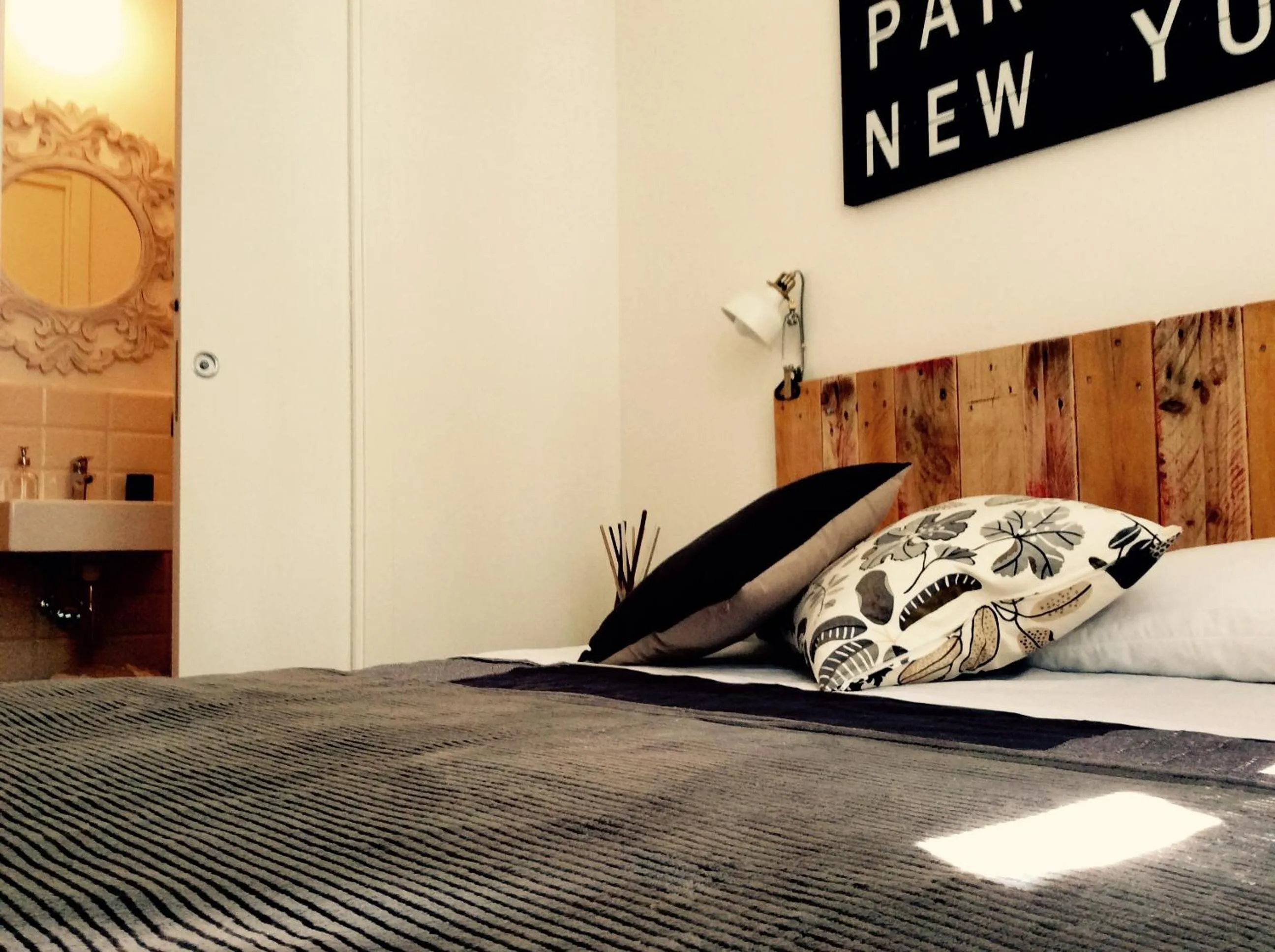 Decorative detail, Bed in B&B Giù le Stelle