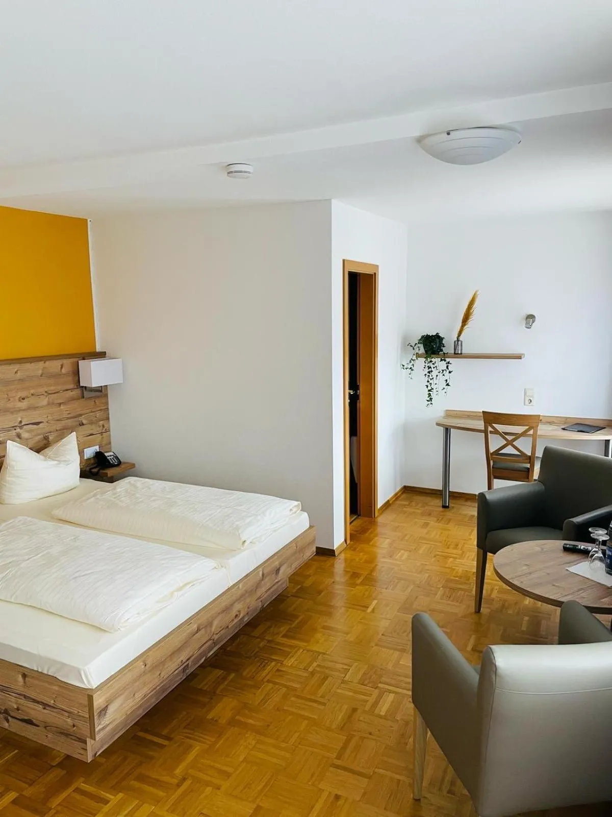 Photo of the whole room, Bed in Hotel Traube Lossburg