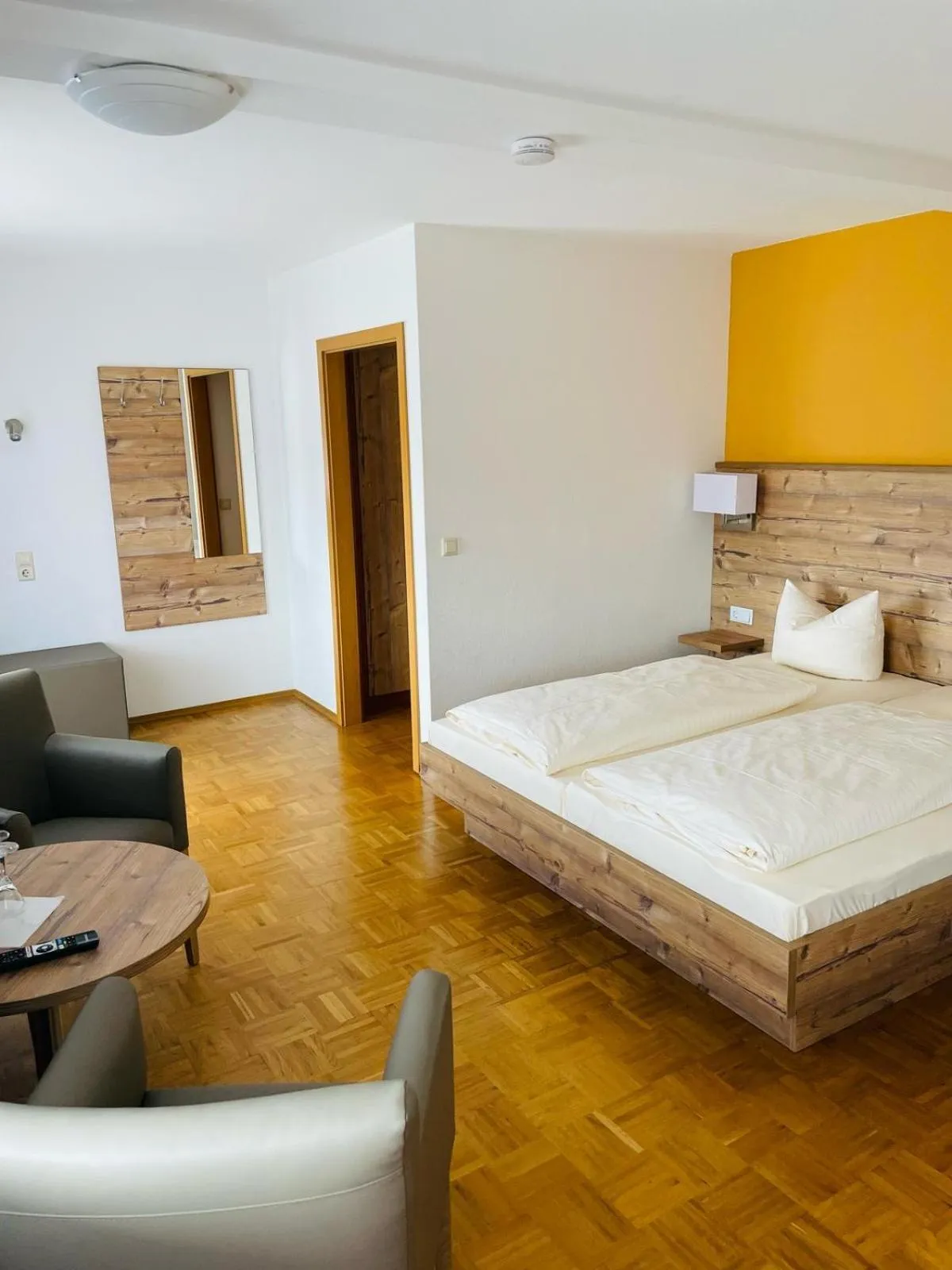 Photo of the whole room, Bed in Hotel Traube Lossburg