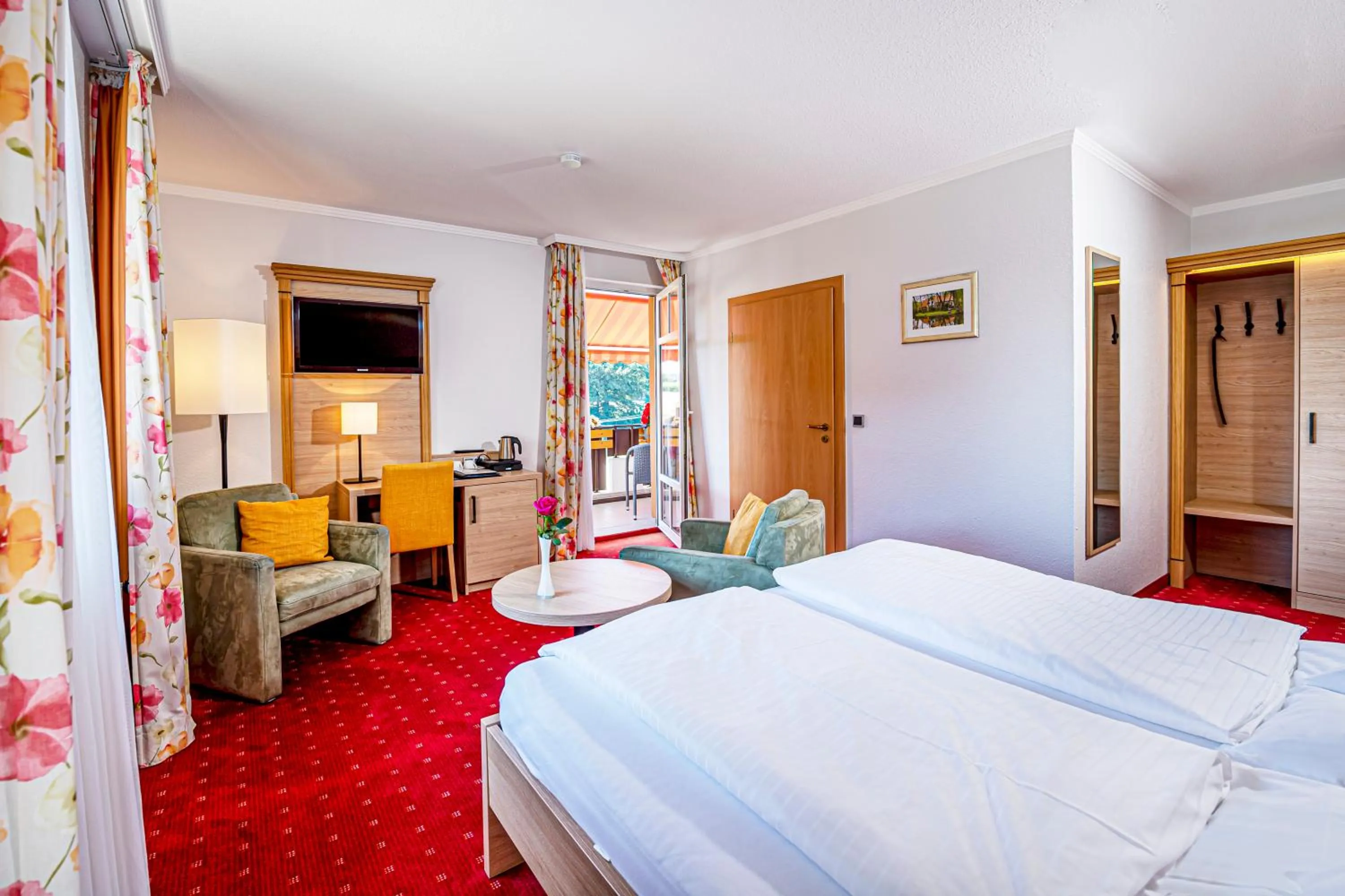 Photo of the whole room, Bed in Landhotel Buller