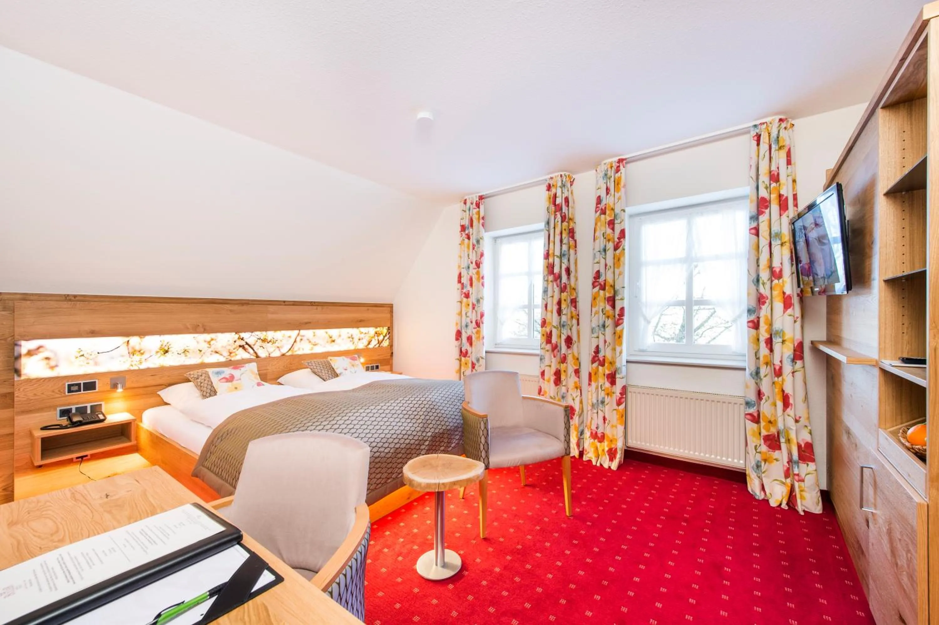 Photo of the whole room, Bed in Landhotel Buller