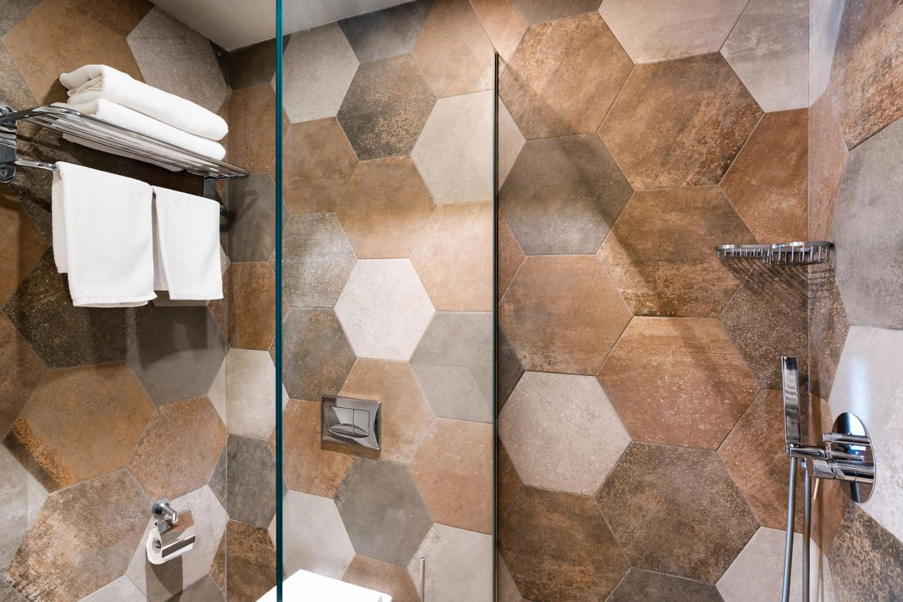 Shower in Kepos Etna Relais & Exclusive Spa